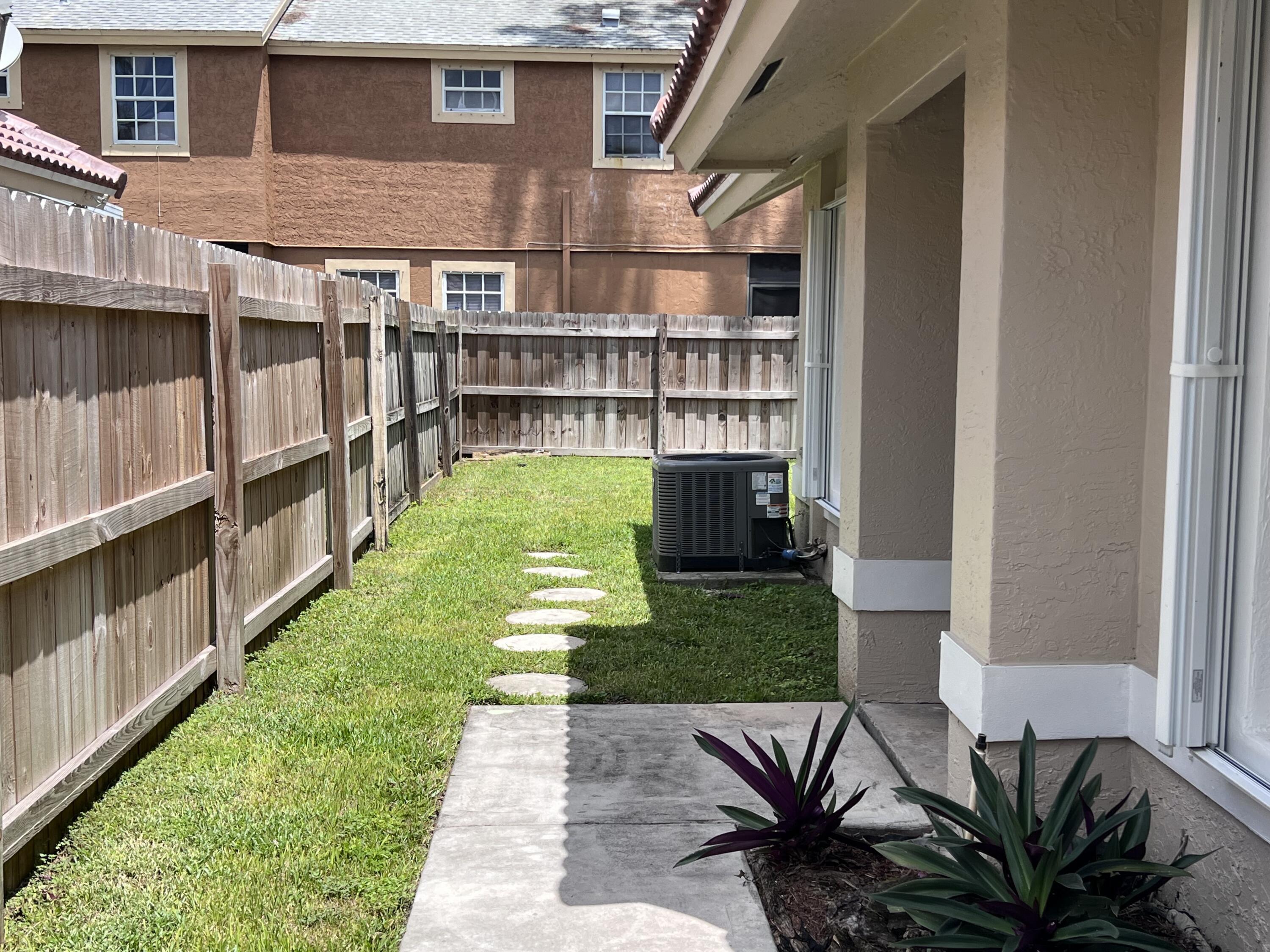 1598 Hawthorne Place, Wellington, FL 33414, Wellington - Photo 3