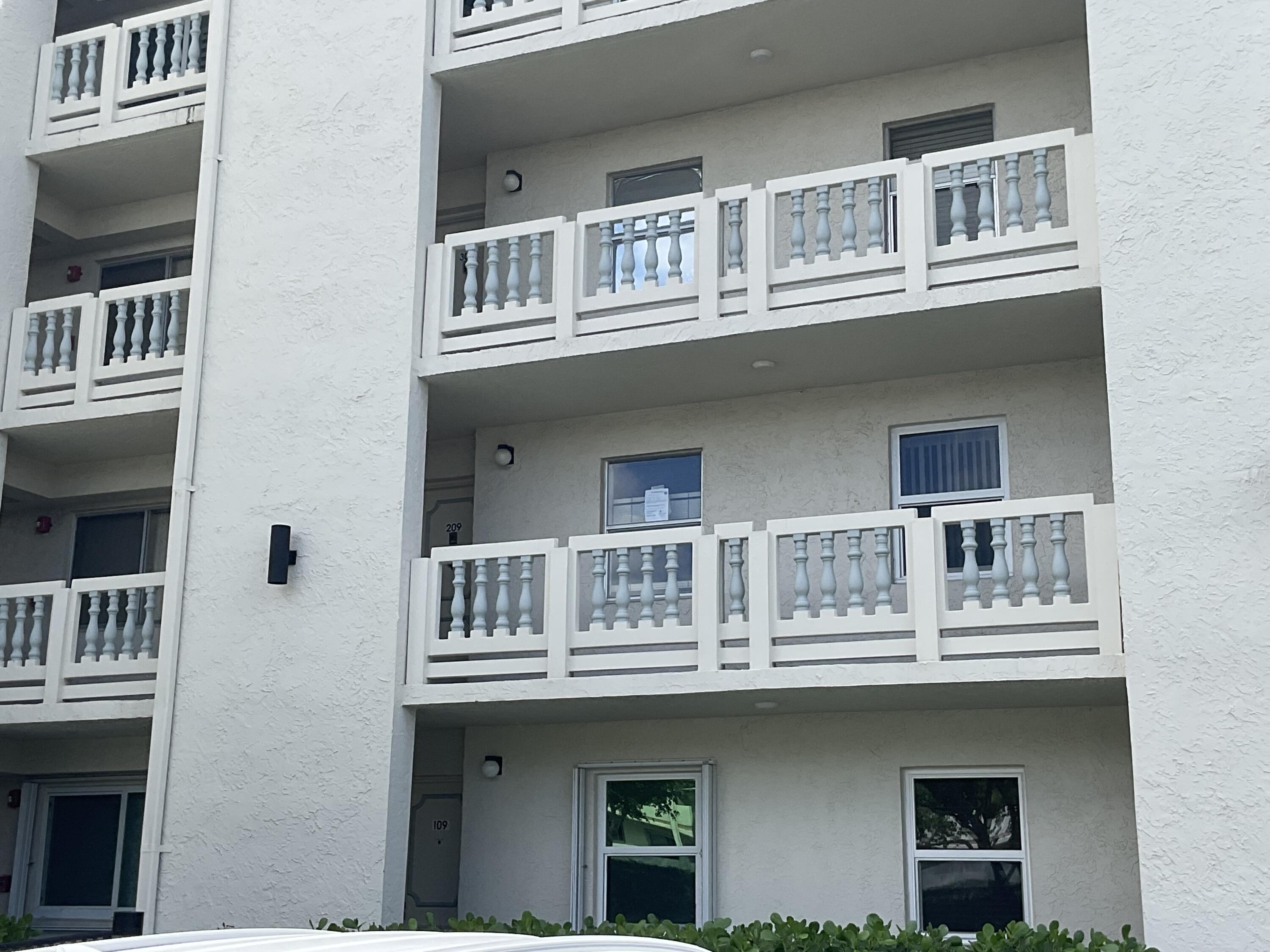 6768 N 10th Ave N 209, Lake Worth, FL 33467, Lake Worth - Photo 3