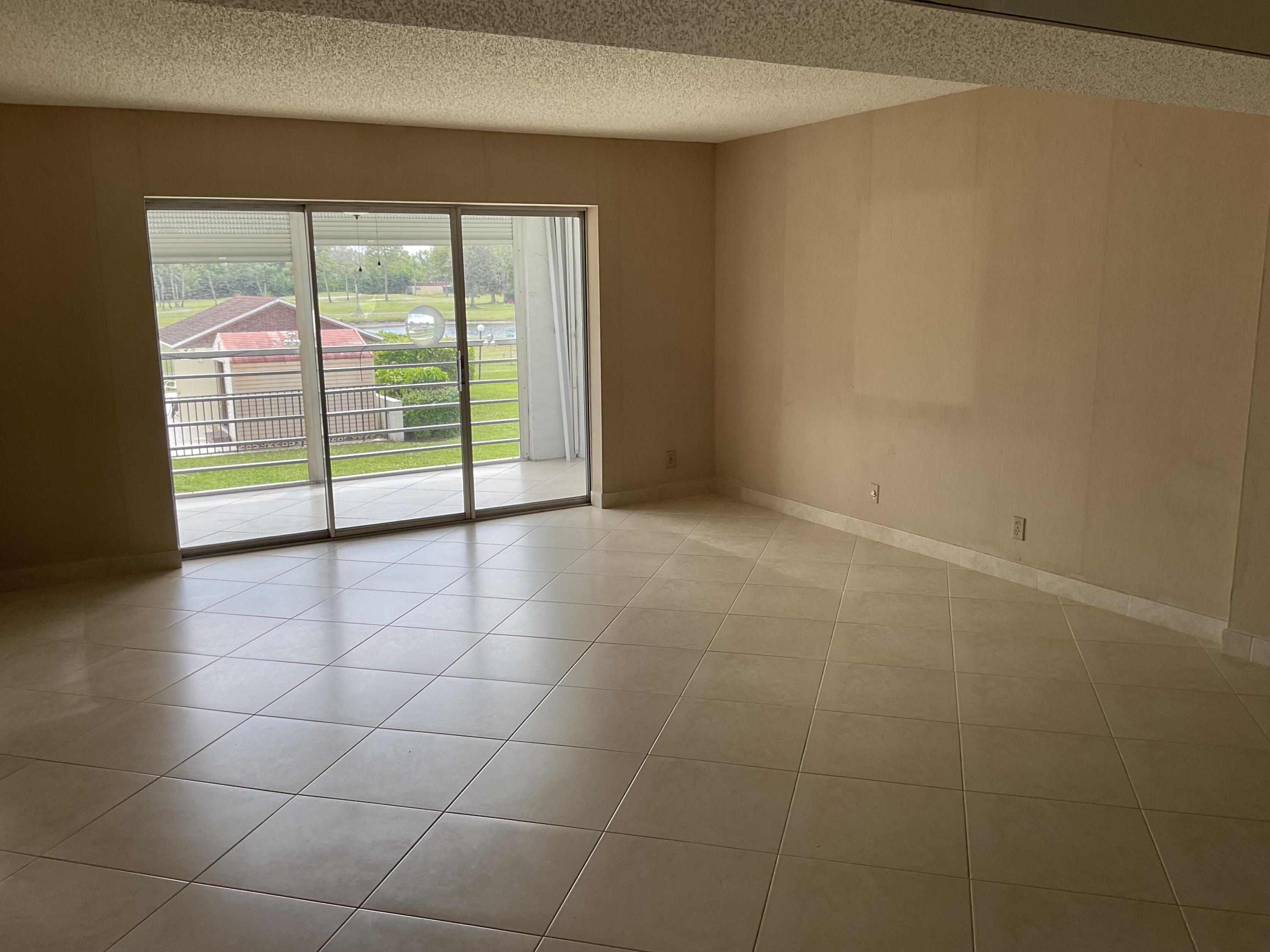 6768 N 10th Ave N 209, Lake Worth, FL 33467, Lake Worth - Photo 5