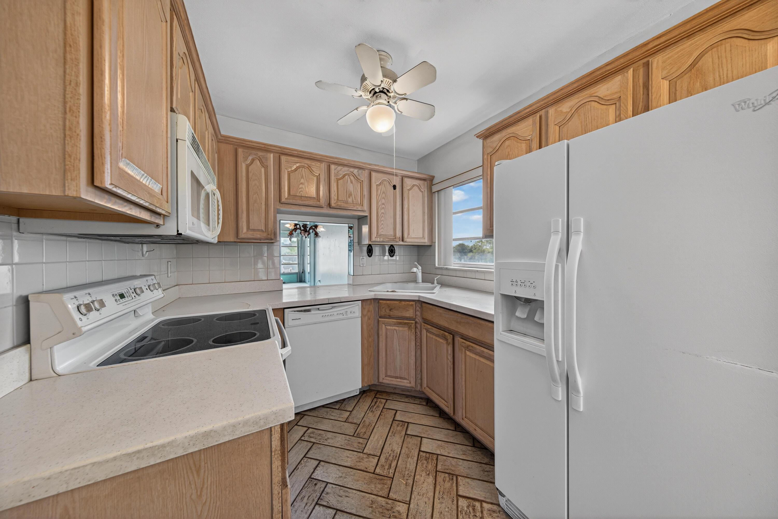6200 NW 62nd Street 312, Tamarac, FL 33319, Tamarac - Photo 3