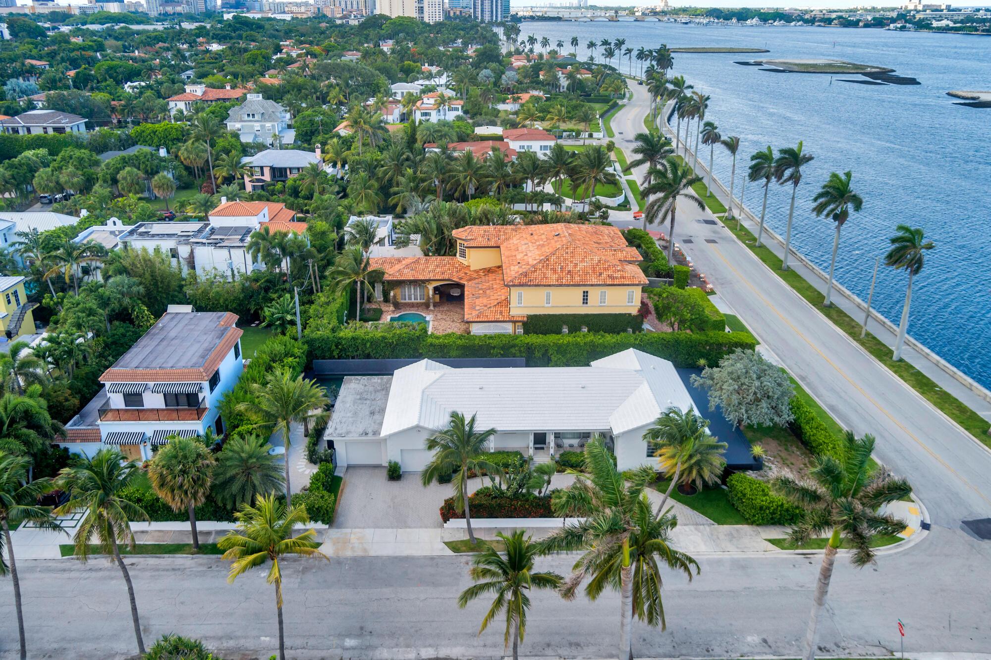 185 Almeria Road, West Palm Beach, FL 33405, West Palm Beach - Photo 3
