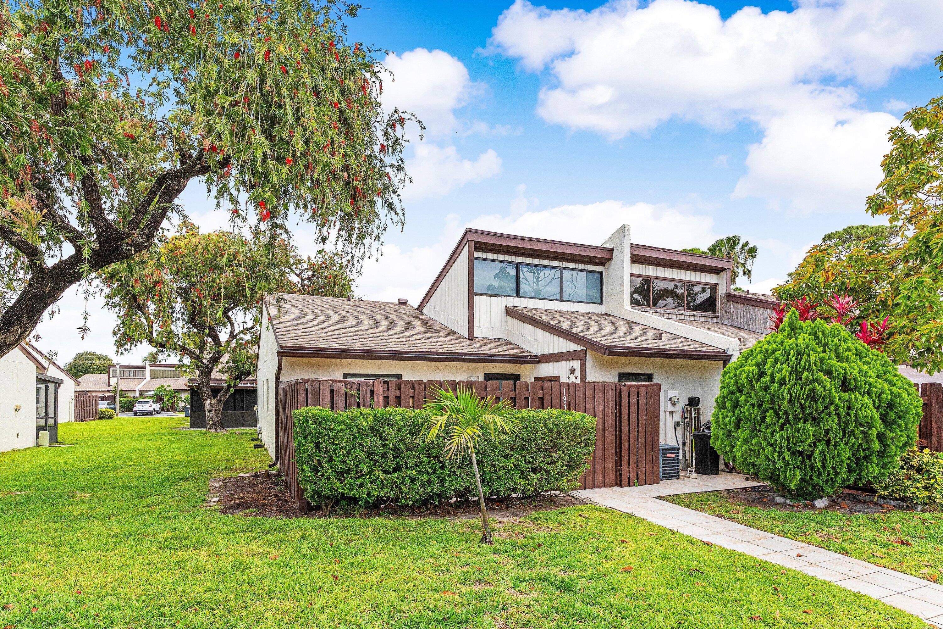 1875 Abbey Road, West Palm Beach, FL 33415, West Palm Beach - Photo 2