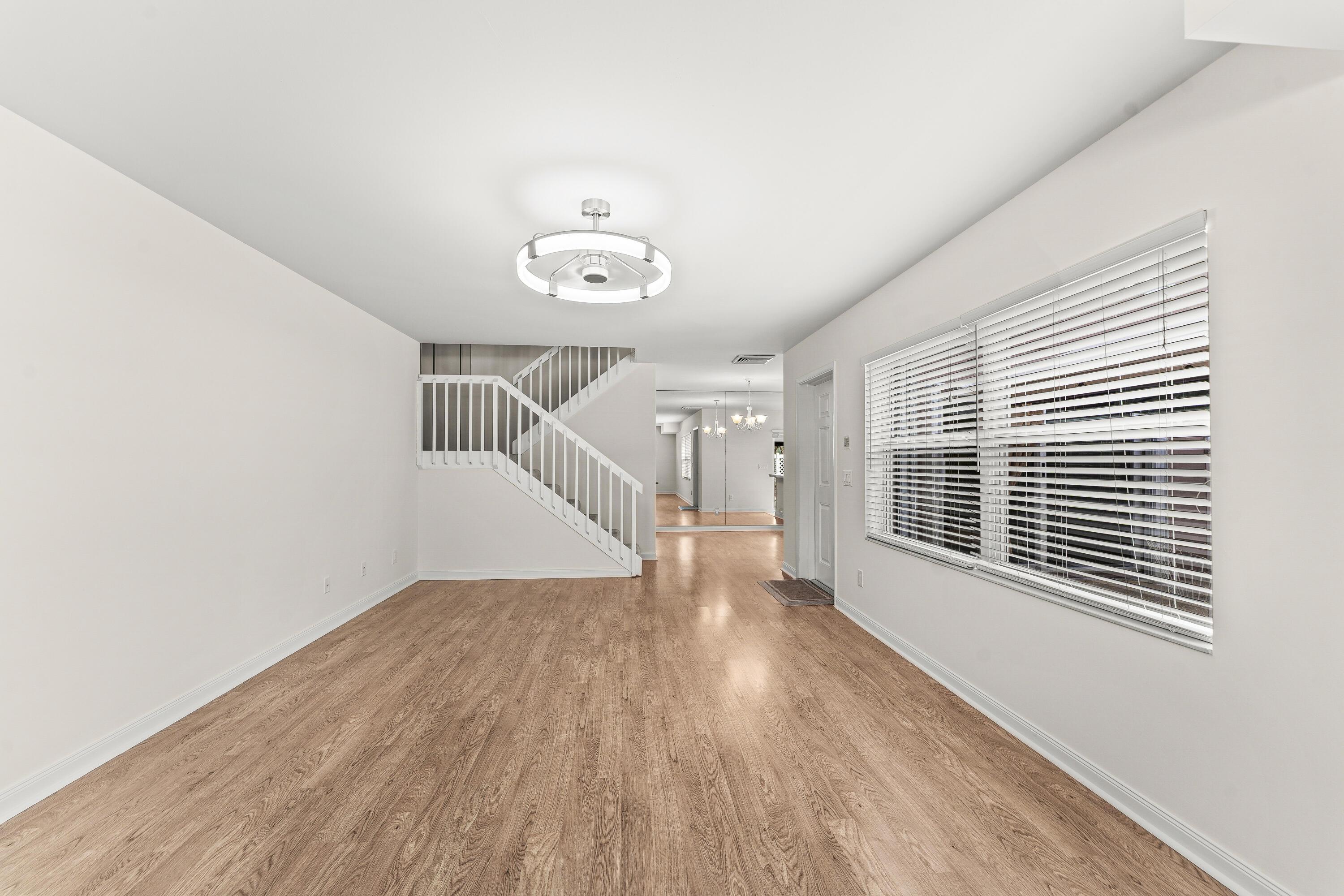 3136 Kingston Court, West Palm Beach, FL 33409, West Palm Beach - Photo 4
