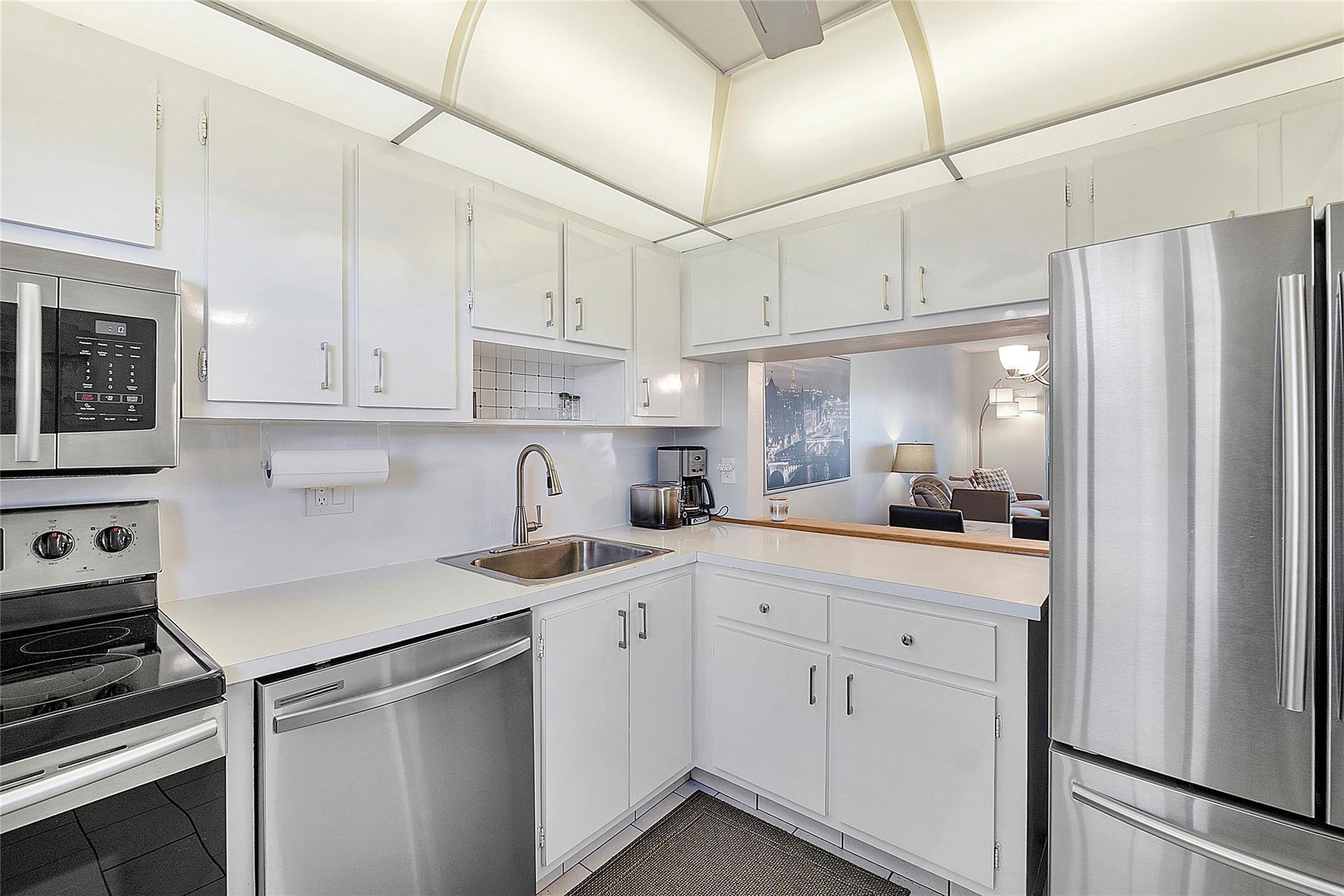 7847 Golf Circle Drive 211, Margate, FL 33063, Margate - Photo 3