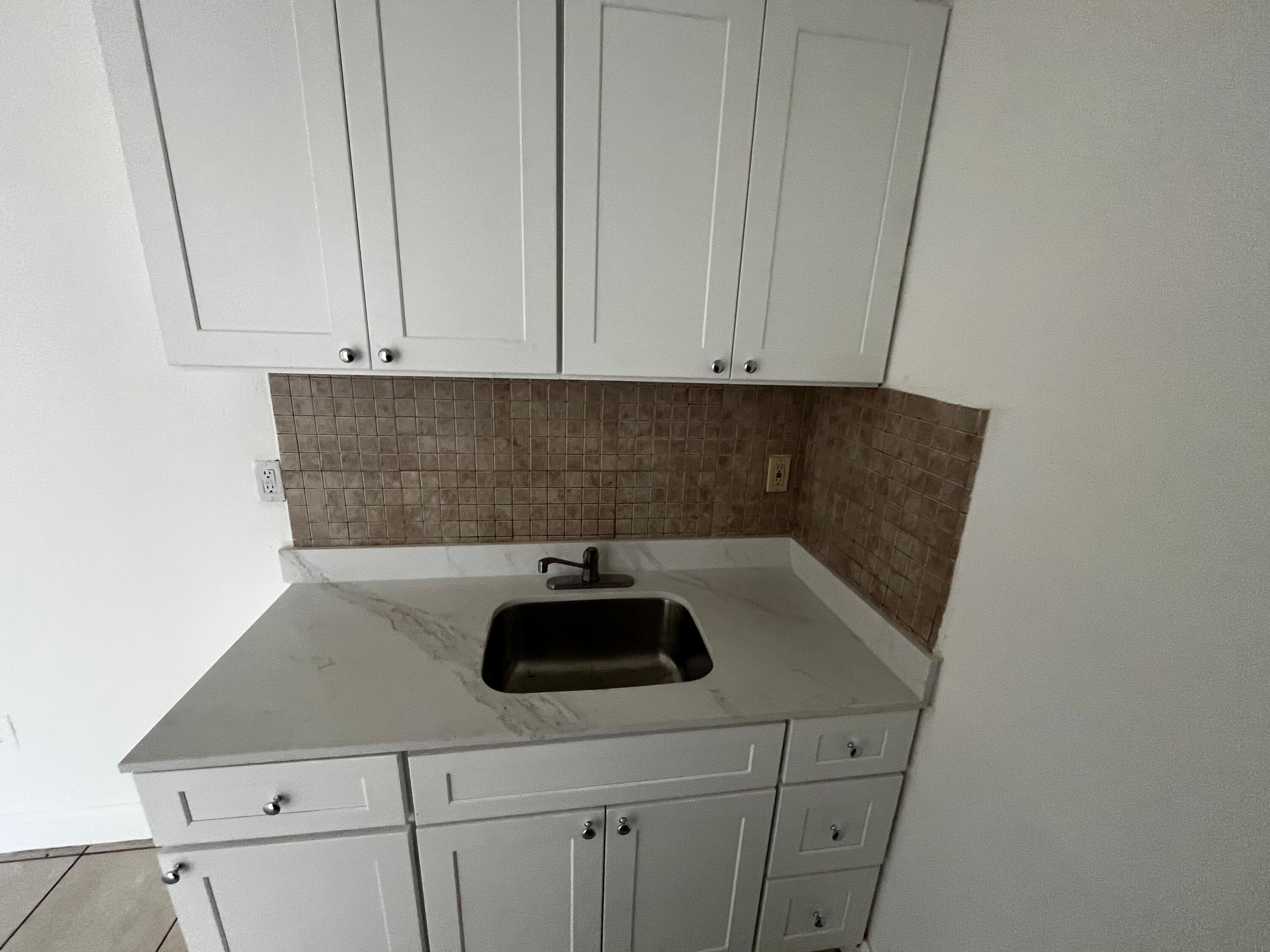 3015 NW 8th Avenue 11, Miami, FL 33127, Miami - Photo 2