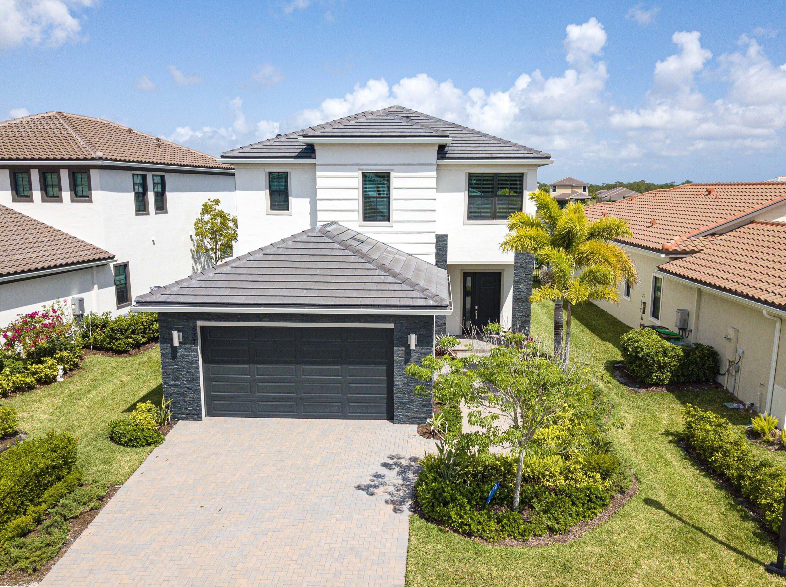 537 SE Fascino Circle, Port St. Lucie, FL 34984, Port St. Lucie - Photo 3