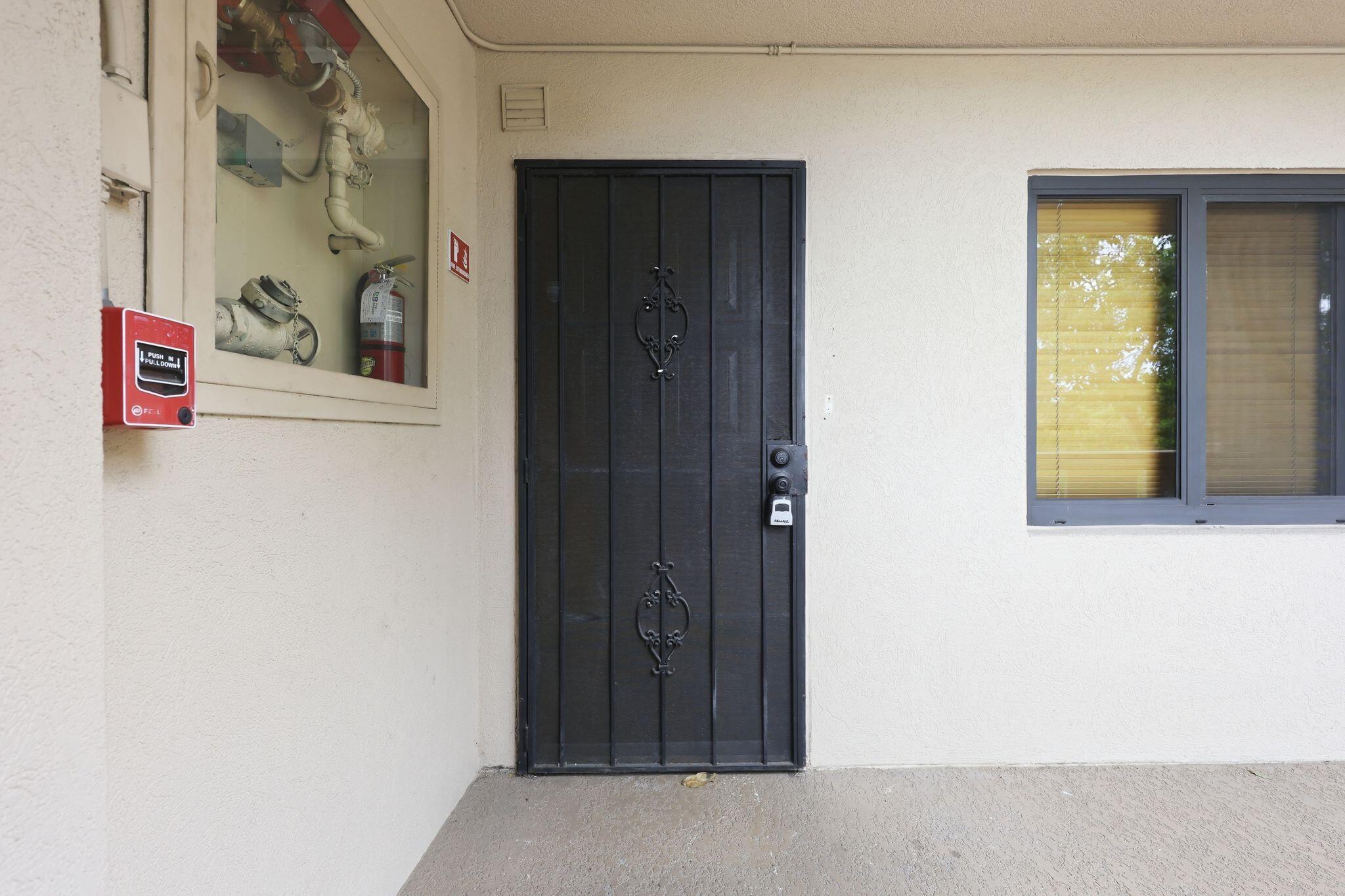 2206 S Cypress Bend Drive 401, Pompano Beach, FL 33069, Pompano Beach - Photo 2