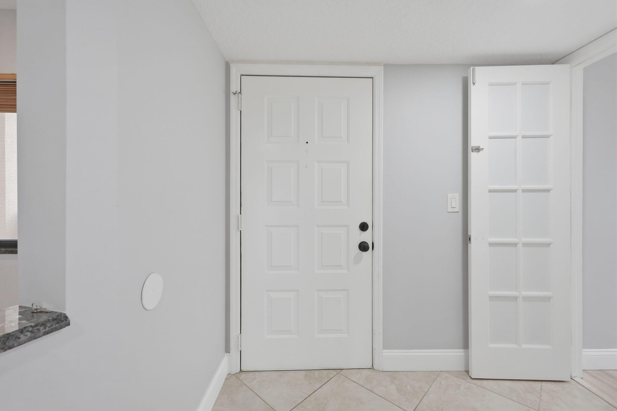 2206 S Cypress Bend Drive 401, Pompano Beach, FL 33069, Pompano Beach - Photo 3