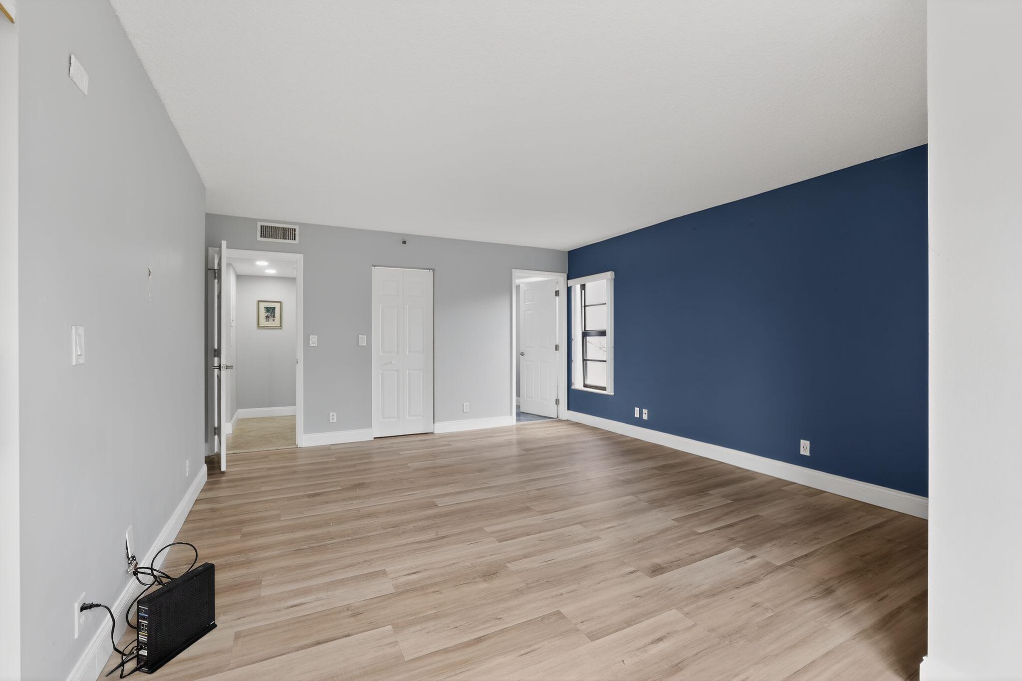 2206 S Cypress Bend Drive 401, Pompano Beach, FL 33069, Pompano Beach - Photo 5