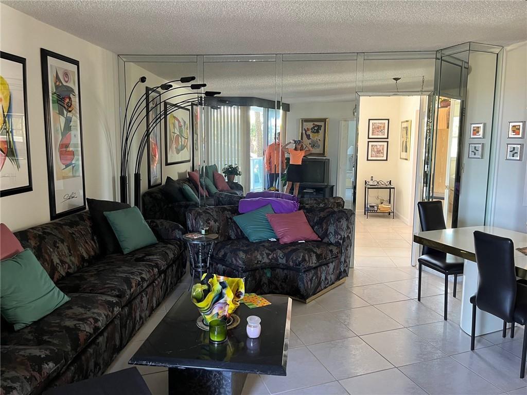 333 NE 21 Avenue 304, Deerfield Beach, FL 33441, Deerfield Beach - Photo 3