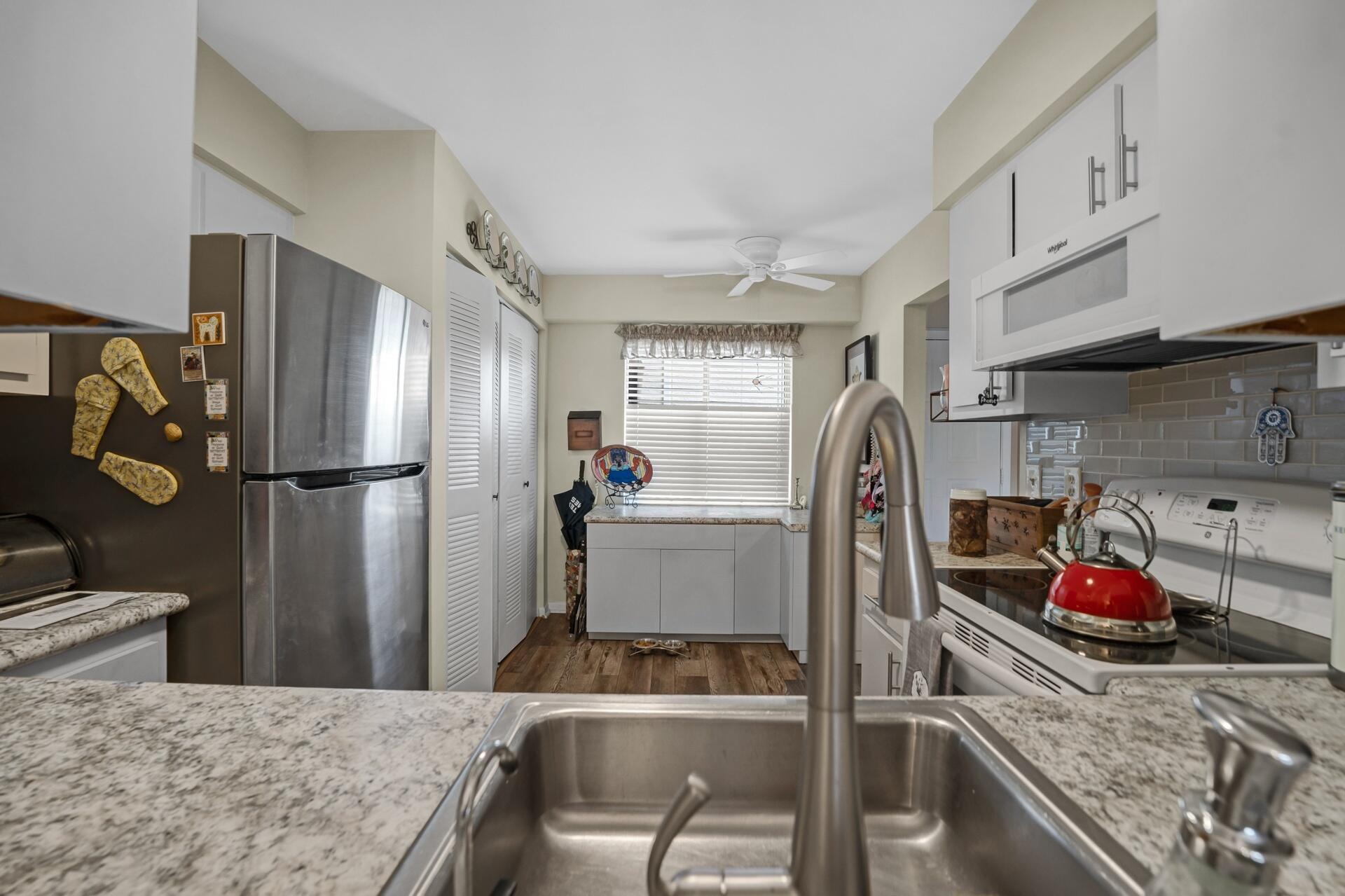 6936 Huntington Lane 204, Delray Beach, FL 33446, Delray Beach - Photo 4