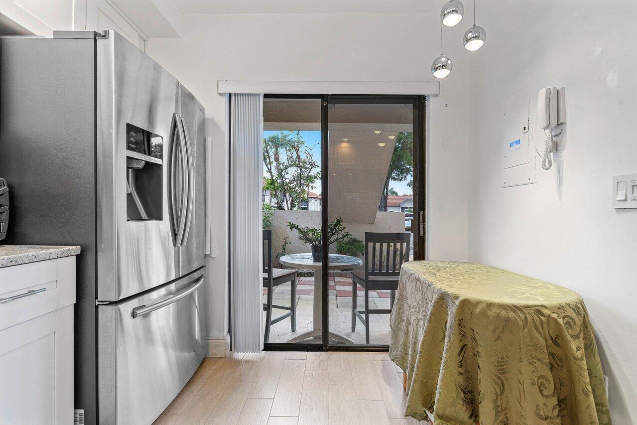 5200 E Club Circle 106, Boca Raton, FL 33487, Boca Raton - Photo 4