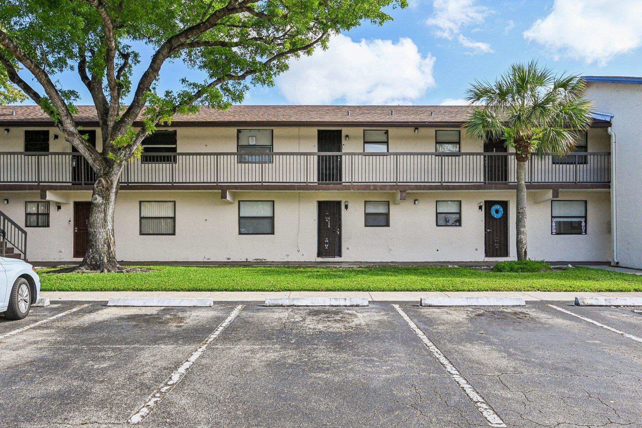 6001 Shakerwood Circle 203, Tamarac, FL 33319, Tamarac - Photo 3
