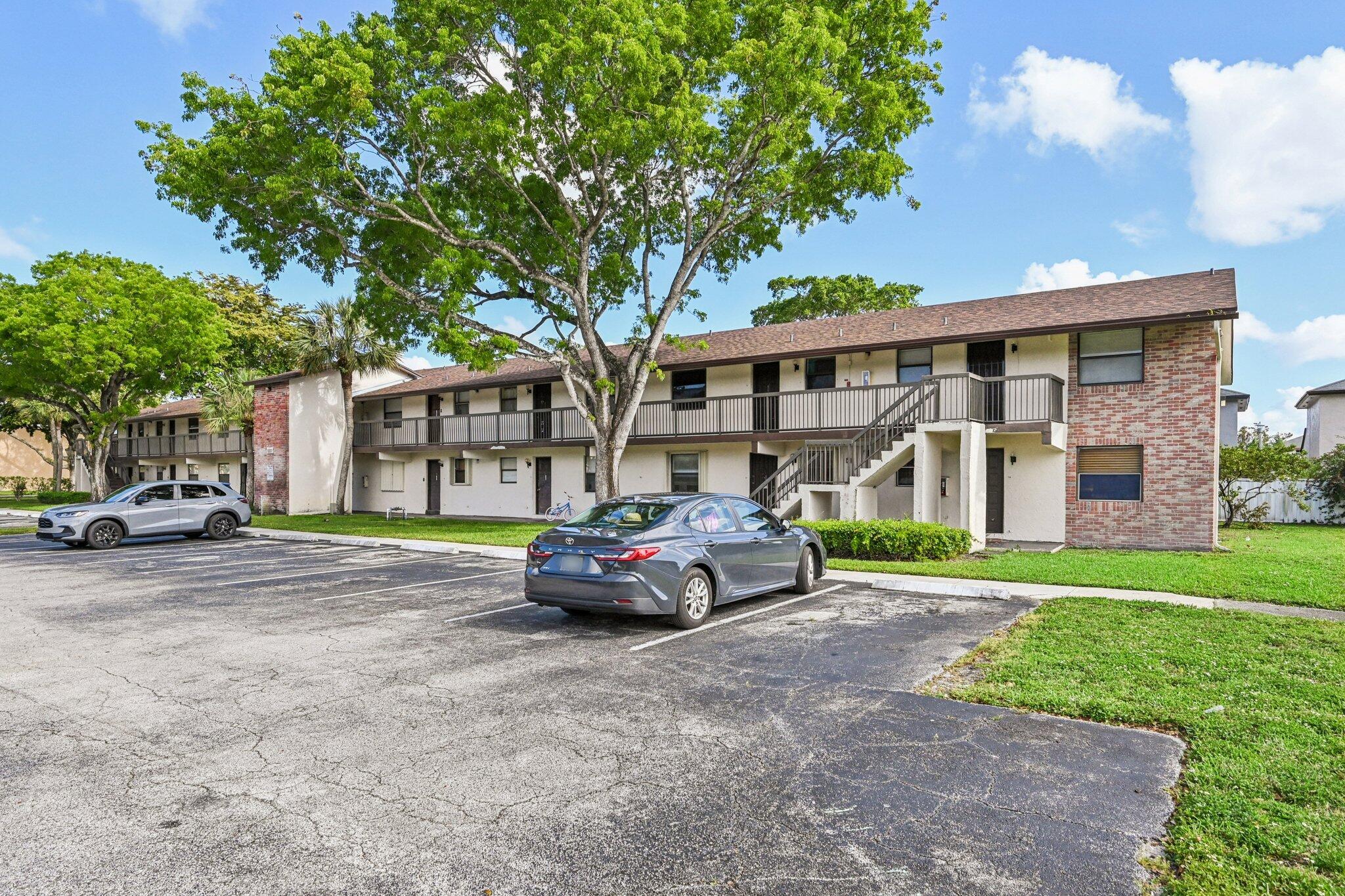 6001 Shakerwood Circle 203, Tamarac, FL 33319, Tamarac - Photo 5