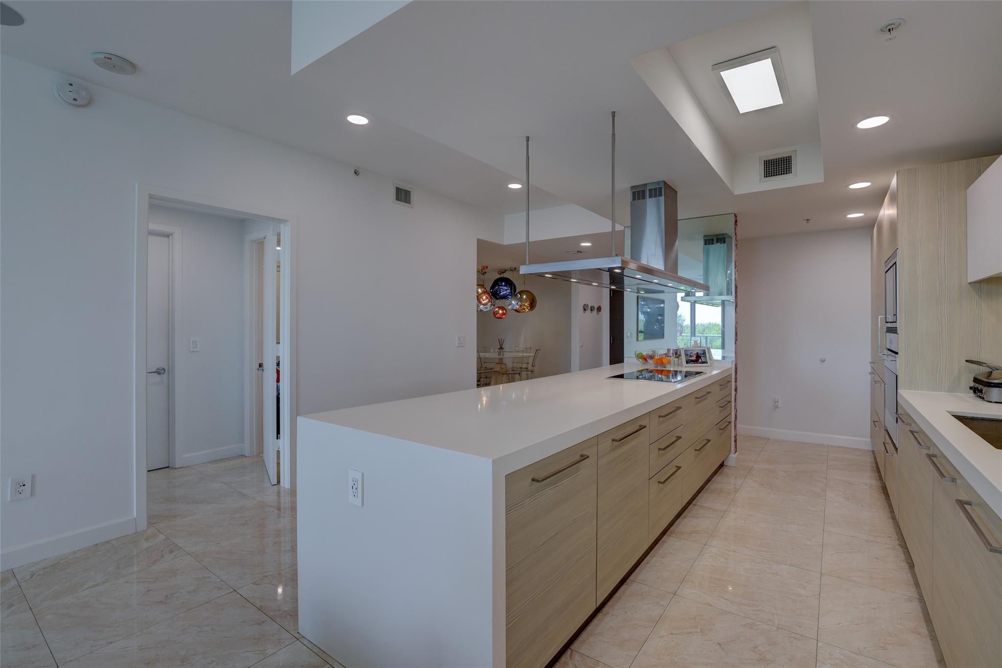 17301 Biscayne Boulevard 406, North Miami Beach, FL 33160, North Miami Beach - Photo 5