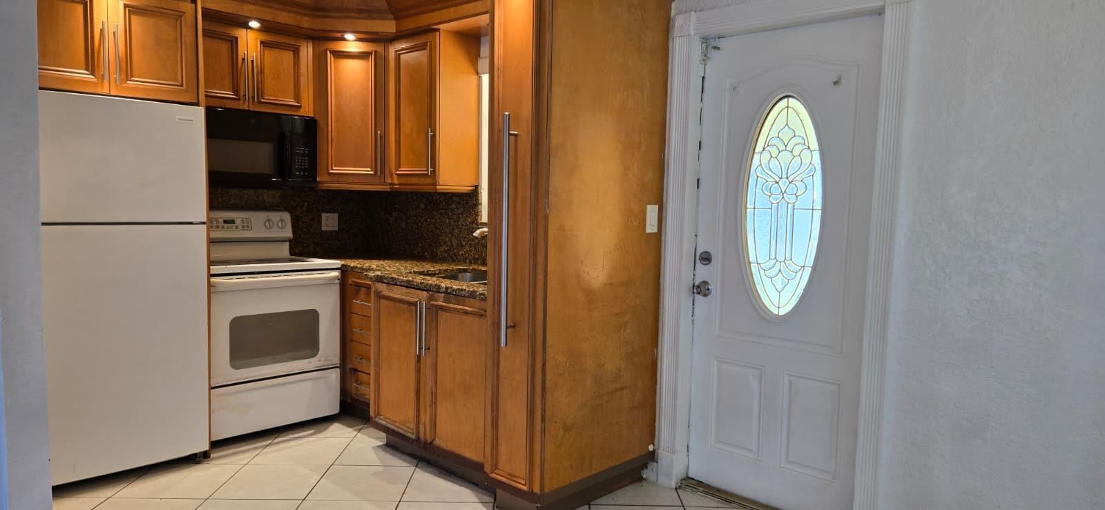 112 Newton Road, West Park, FL 33023, West Park - Photo 4
