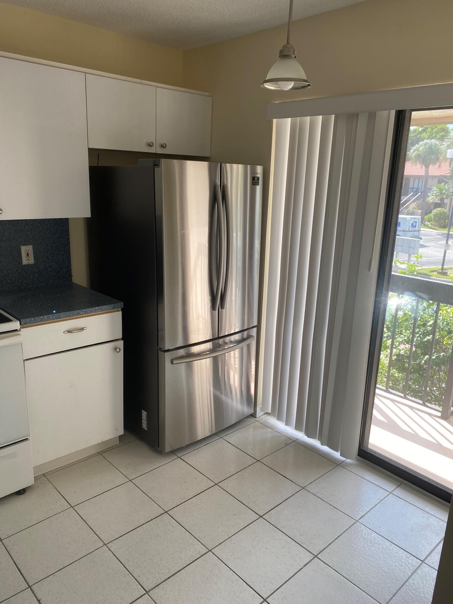5200 E Club Circle 206, Boca Raton, FL 33487, Boca Raton - Photo 3