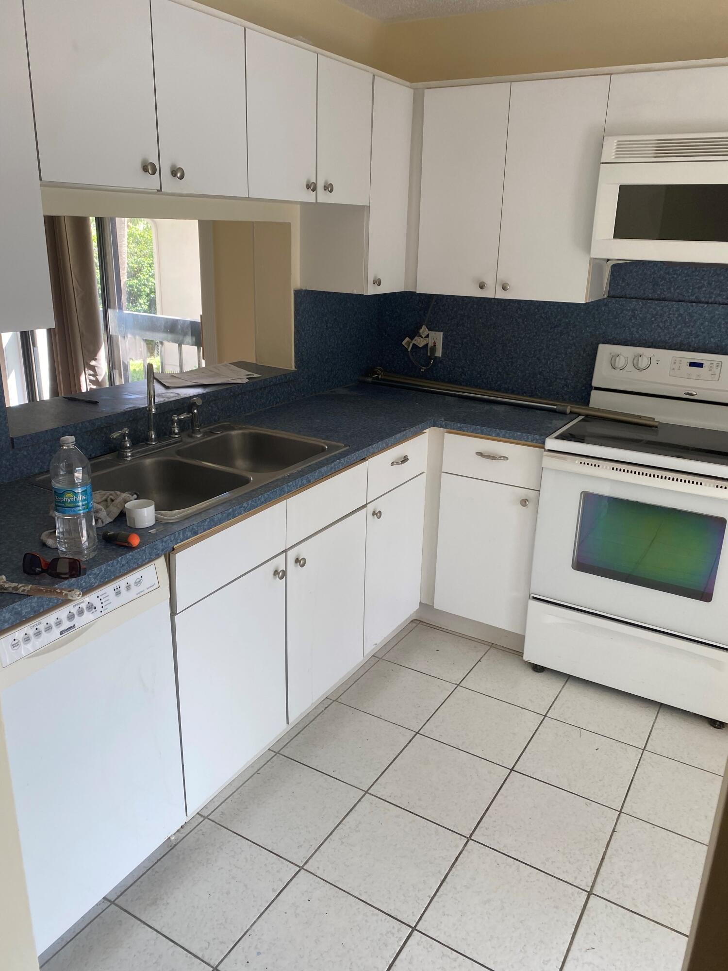 5200 E Club Circle 206, Boca Raton, FL 33487, Boca Raton - Photo 4