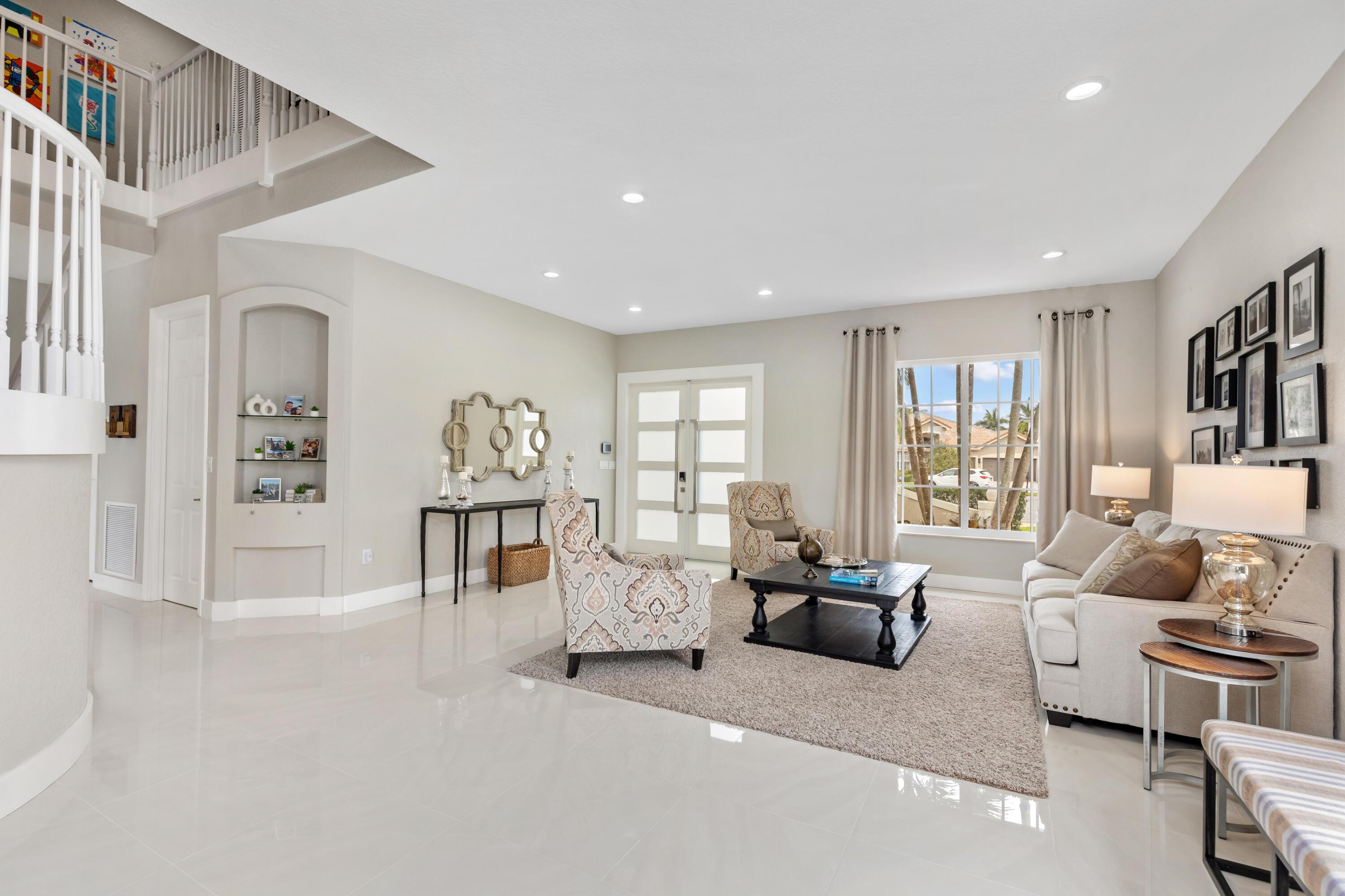 19132 Streamside Court, Boca Raton, FL 33498, Boca Raton - Photo 3