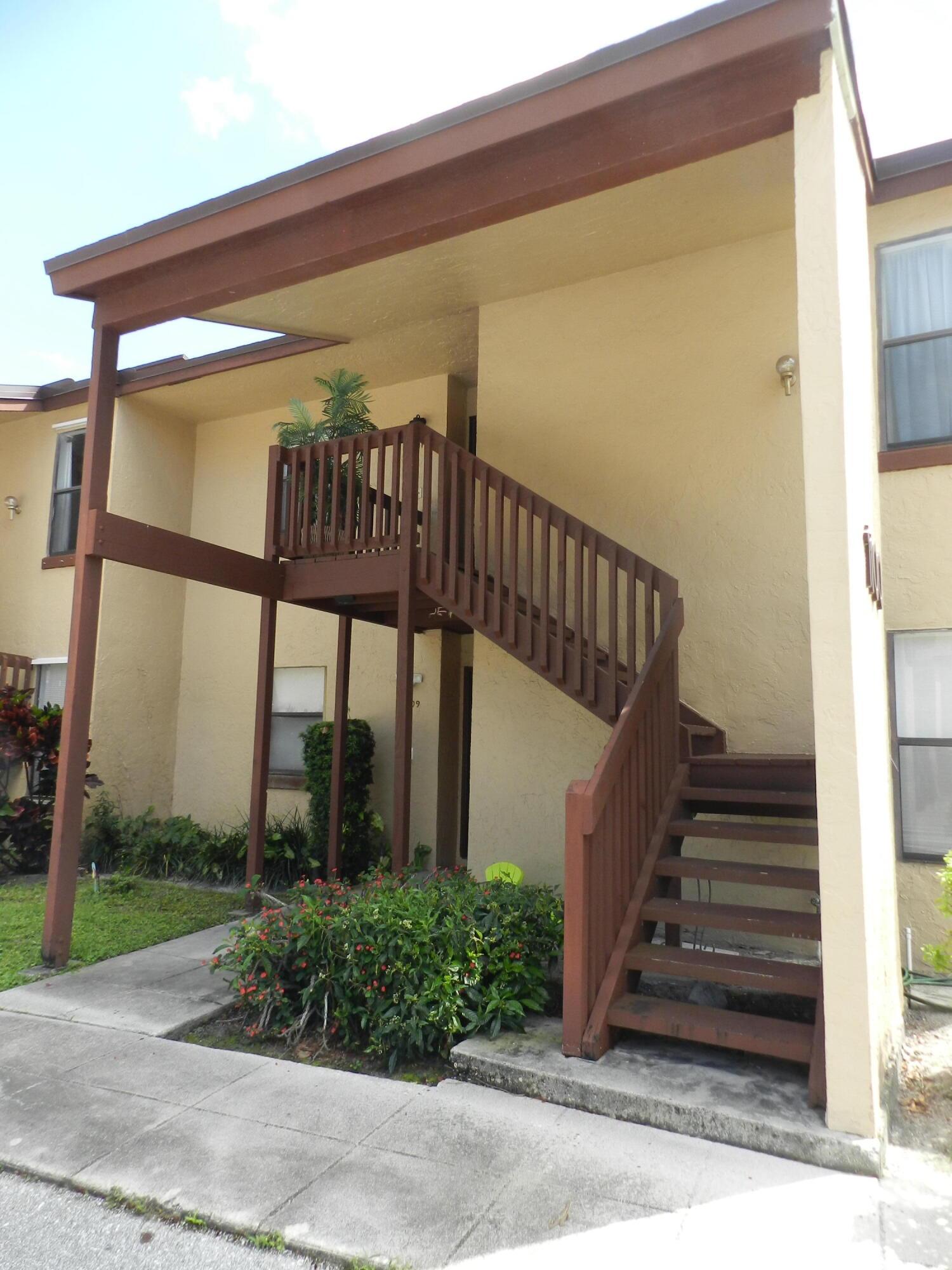 1110 E Lakeview Dr Drive E, Royal Palm Beach, FL 33411, Royal Palm Beach