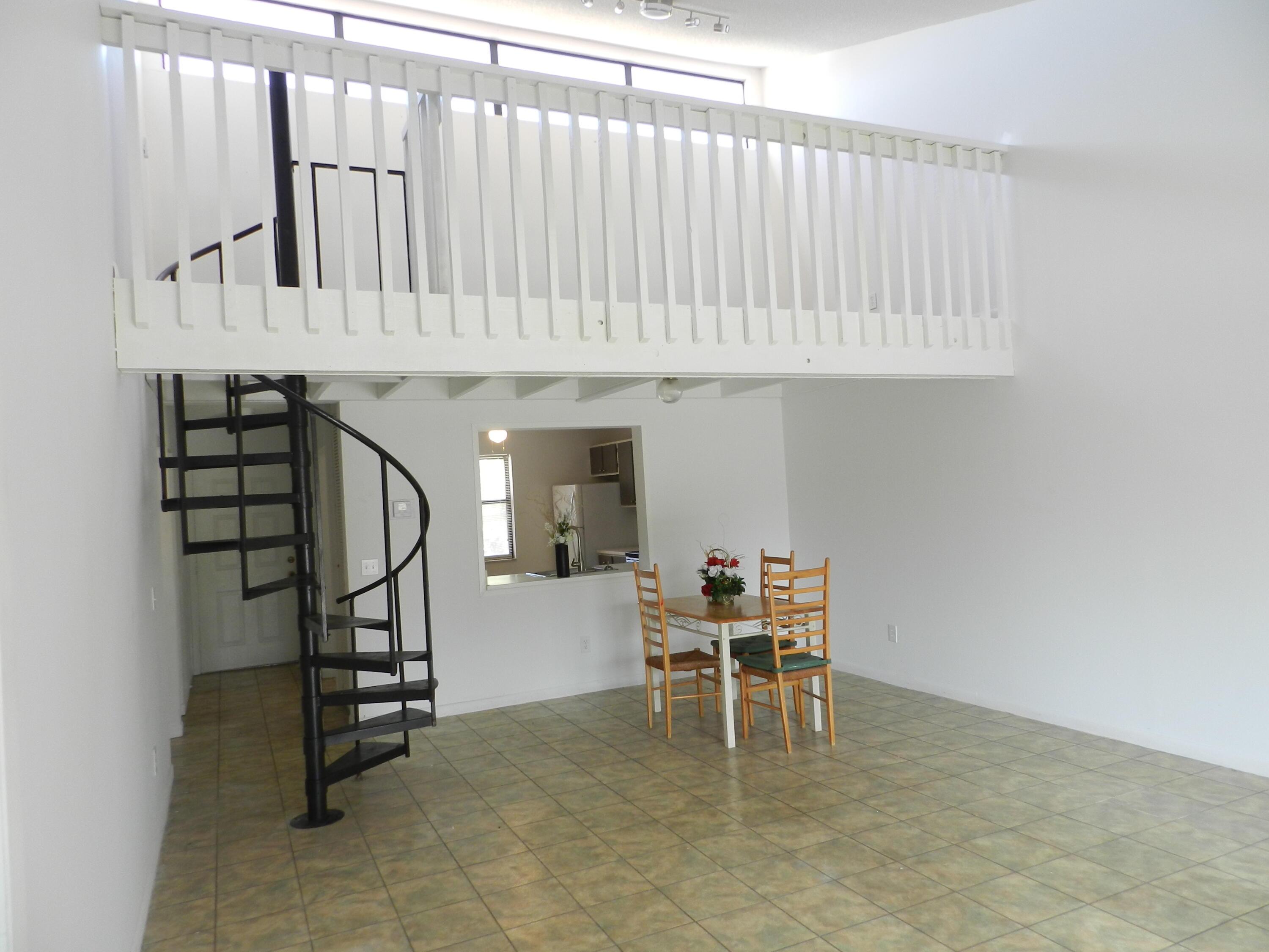 1110 E Lakeview Dr Drive E, Royal Palm Beach, FL 33411, Royal Palm Beach - Photo 5
