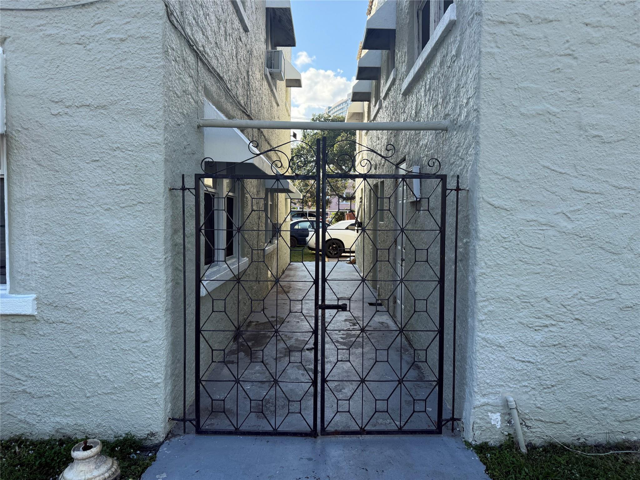 216 S 16th Avenue 6, Hollywood, FL 33020, Hollywood - Photo 3
