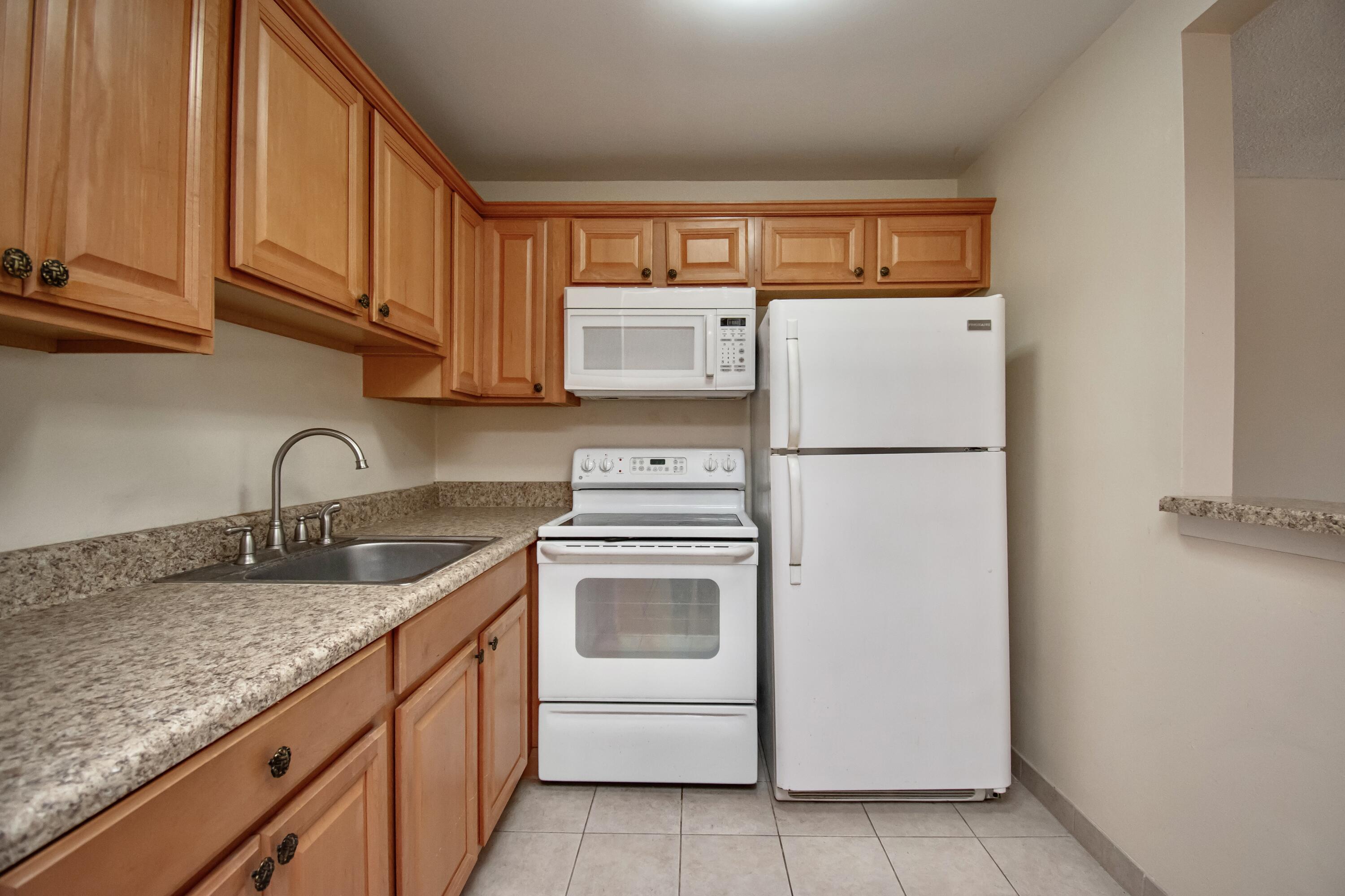 197 Andover H, West Palm Beach, FL 33417, West Palm Beach - Photo 2