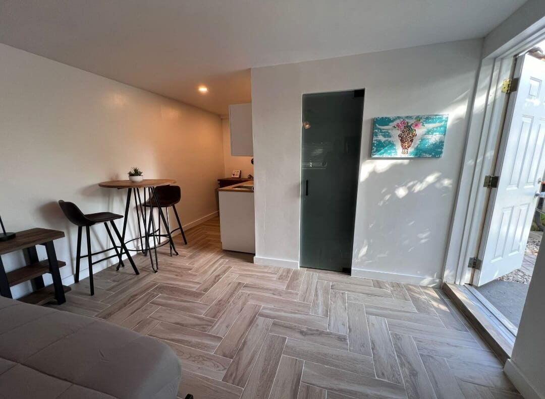 1211 NE 15th Avenue 1-2, Fort Lauderdale, FL 33304, Fort Lauderdale - Photo 2