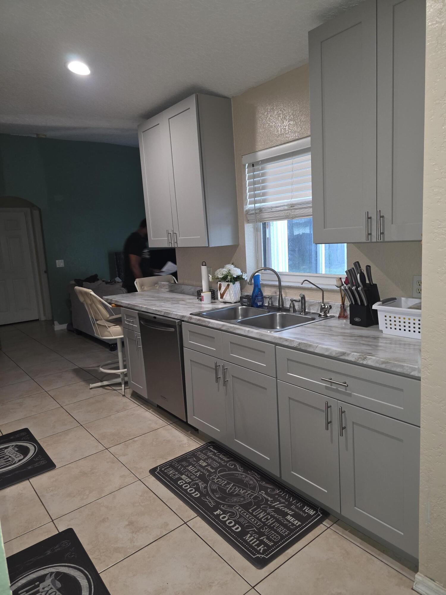 557 SW Baoy Avenue, Port St. Lucie, FL 34953, Port St. Lucie - Photo 3