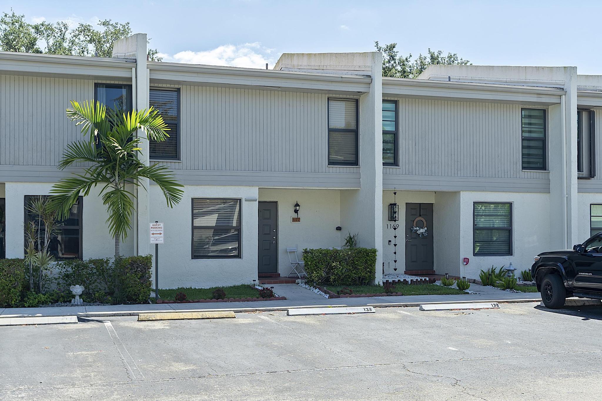 1177 NW 98th Terrace 132, Pembroke Pines, FL 33024, Pembroke Pines - Photo 2