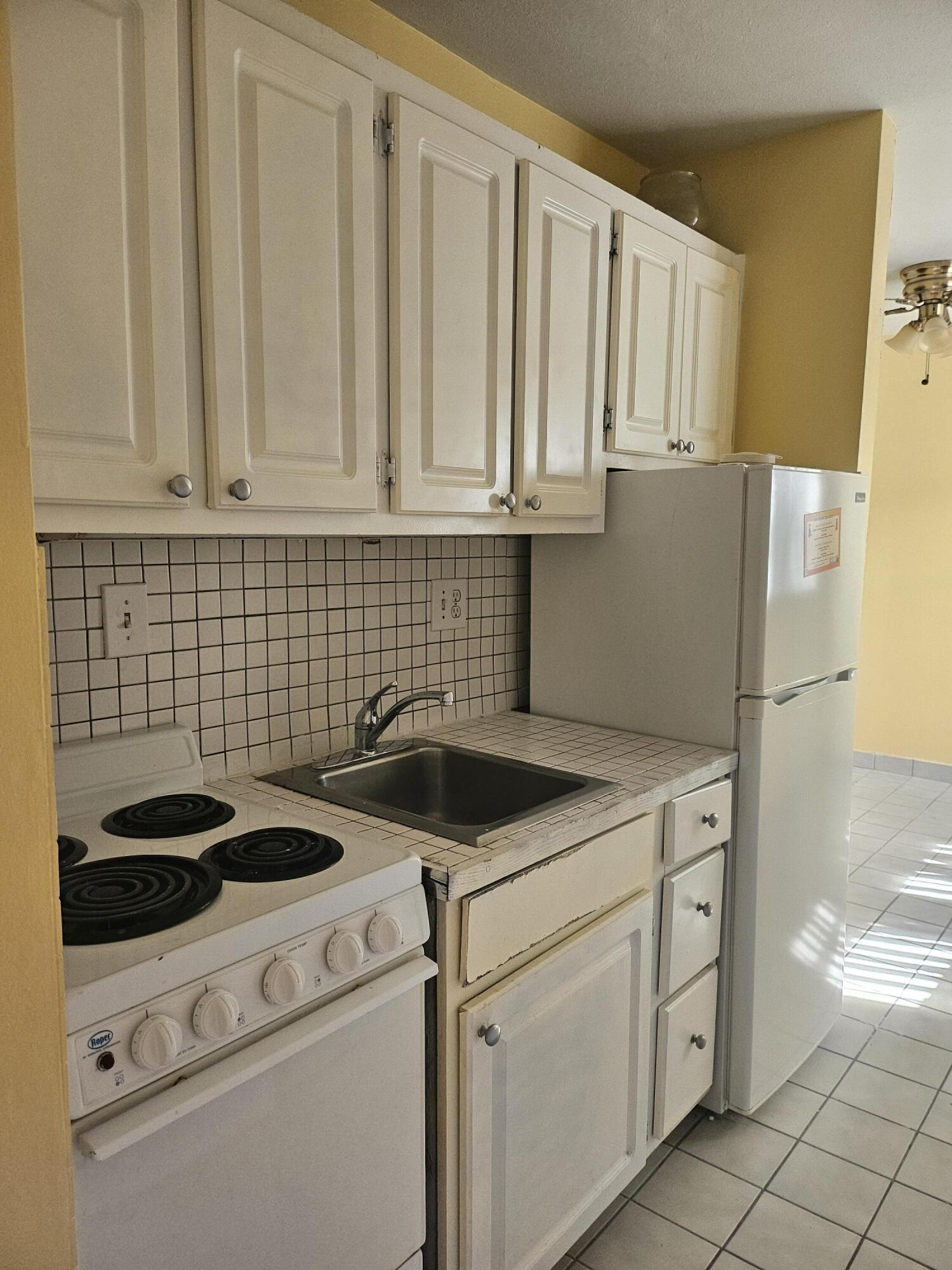 3222 E Marine Drive 1, Pompano Beach, FL 33062, Pompano Beach - Photo 4