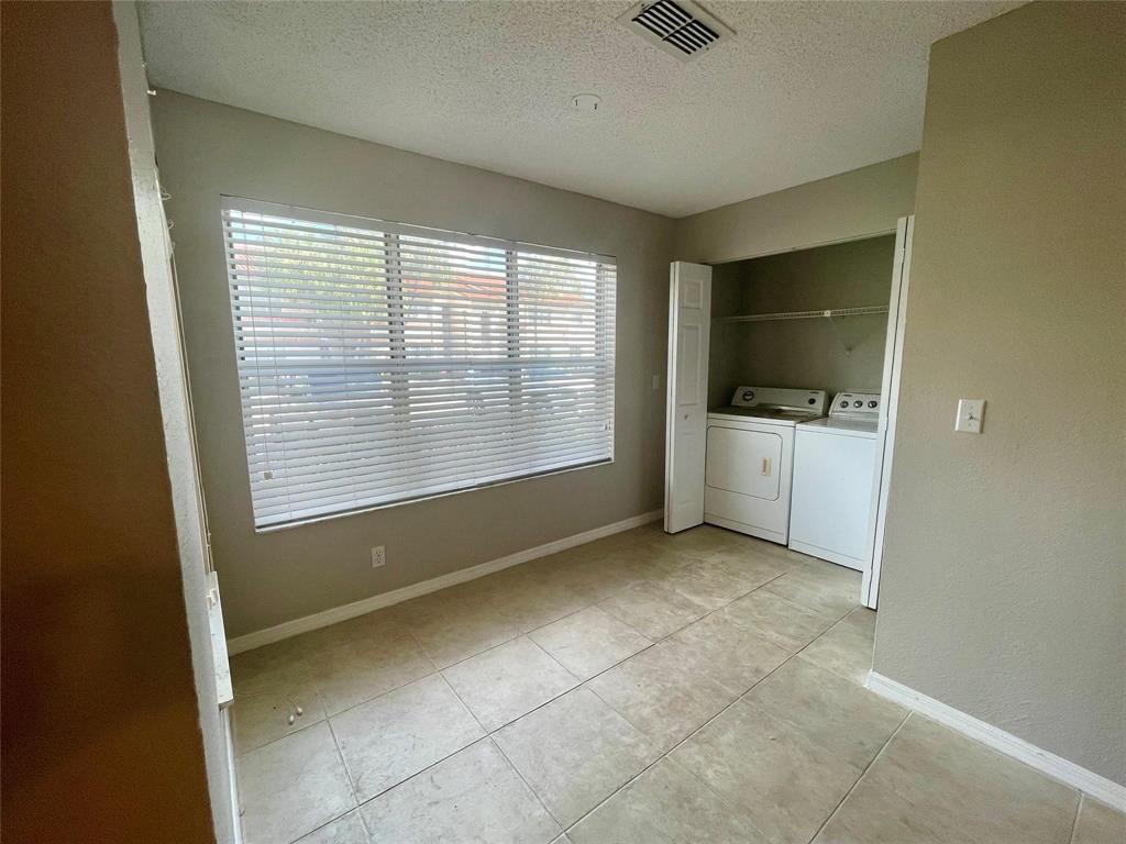 3350 N Pinewalk Dr Drive N 1413, Margate, FL 33063, Margate - Photo 4