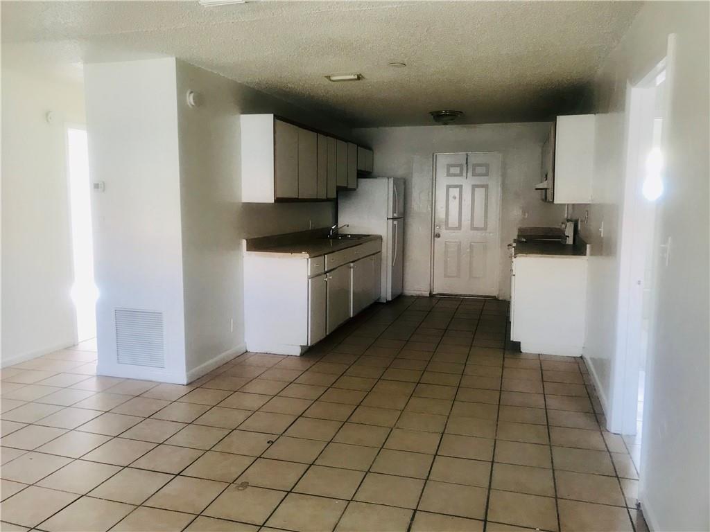 1038 NW 8th Avenue, Fort Lauderdale, FL 33311, Fort Lauderdale - Photo 2