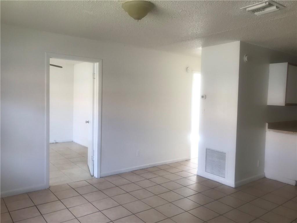 1038 NW 8th Avenue, Fort Lauderdale, FL 33311, Fort Lauderdale - Photo 3