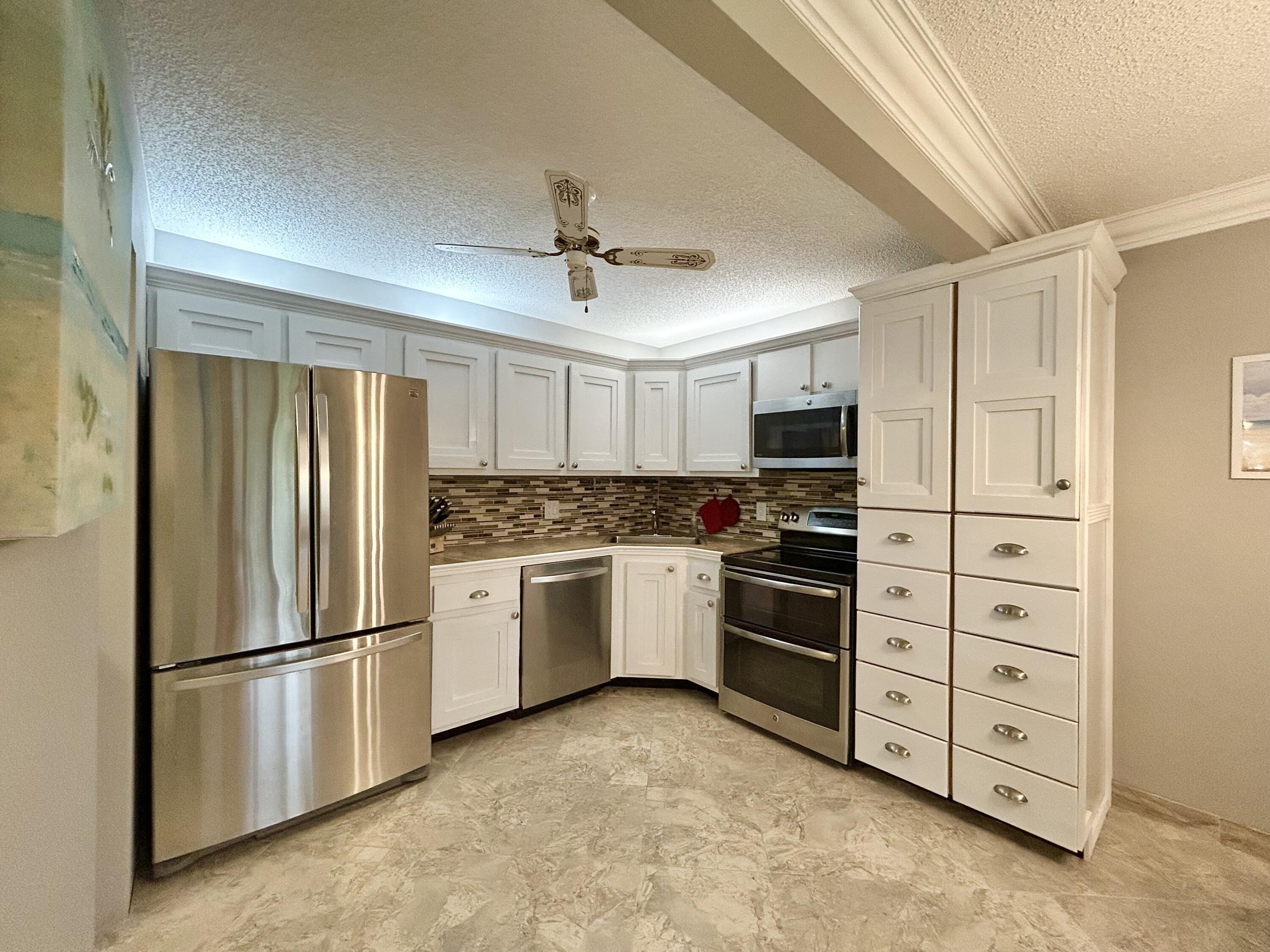 223 Pine Hov Circle C-2, Greenacres, FL 33463, Greenacres - Photo 5