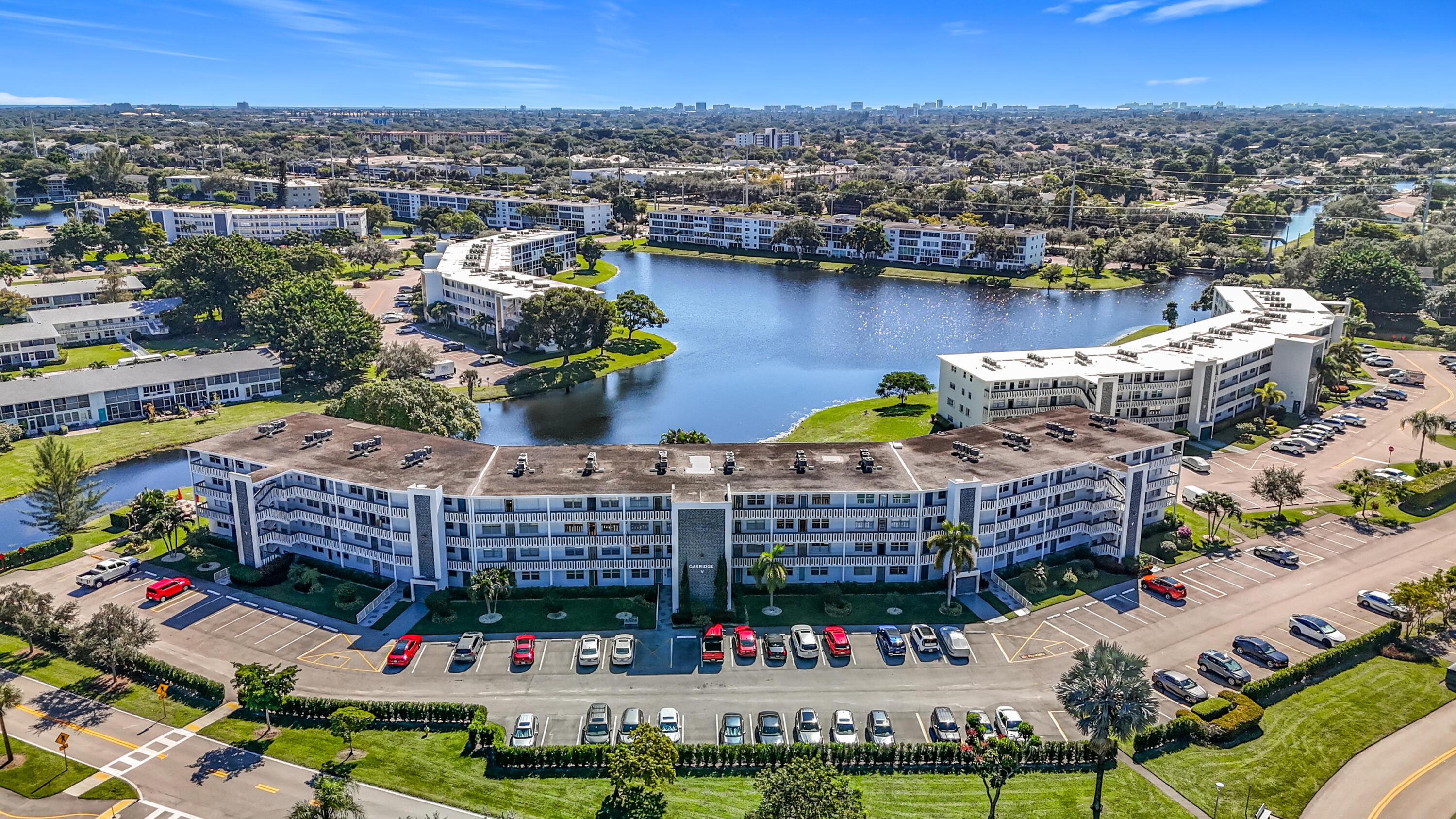2114 Oakridge V, Deerfield Beach, FL 33442, Deerfield Beach - Photo 2