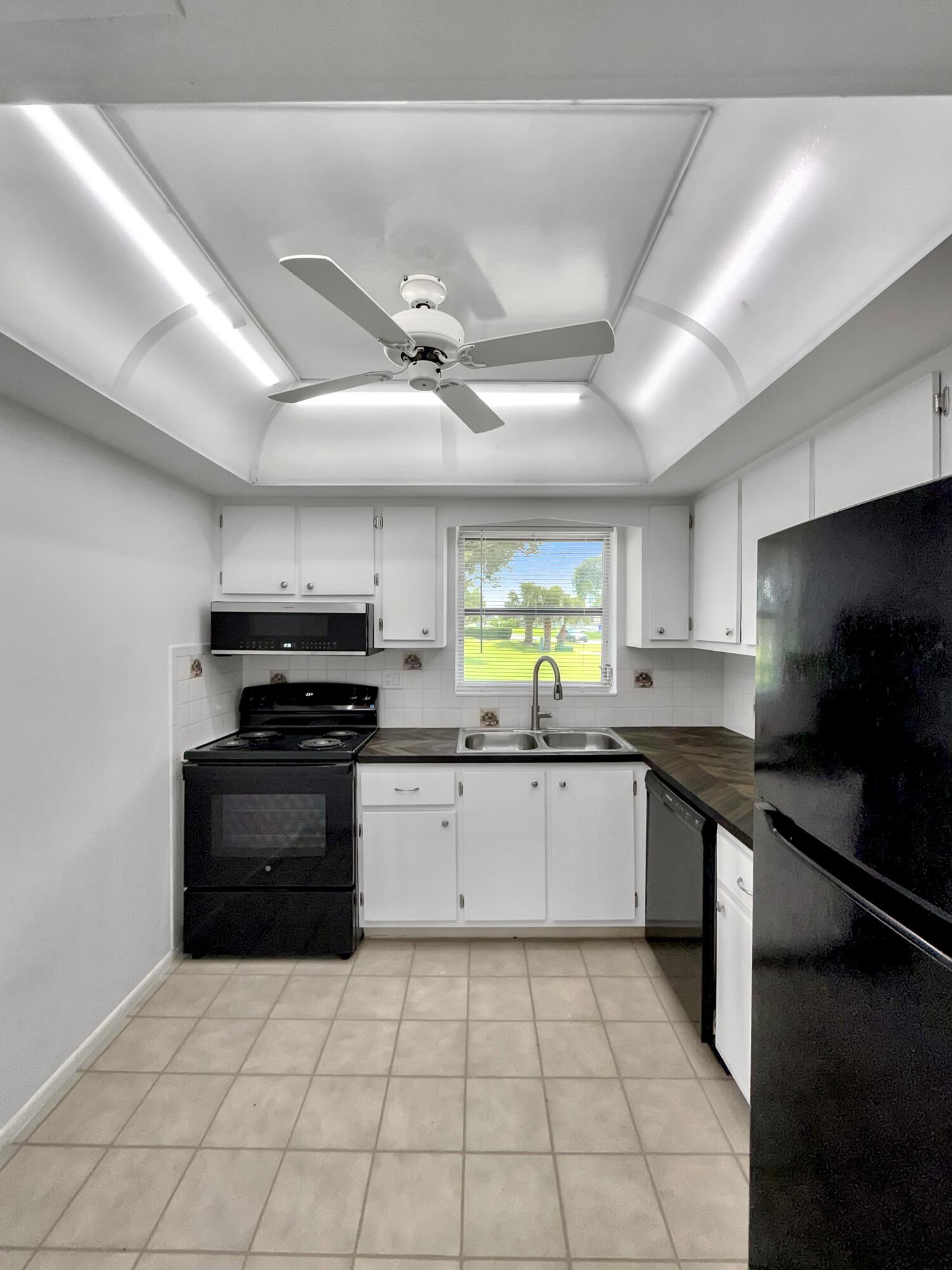 5263 Cresthaven Boulevard A, West Palm Beach, FL 33415, West Palm Beach - Photo 2