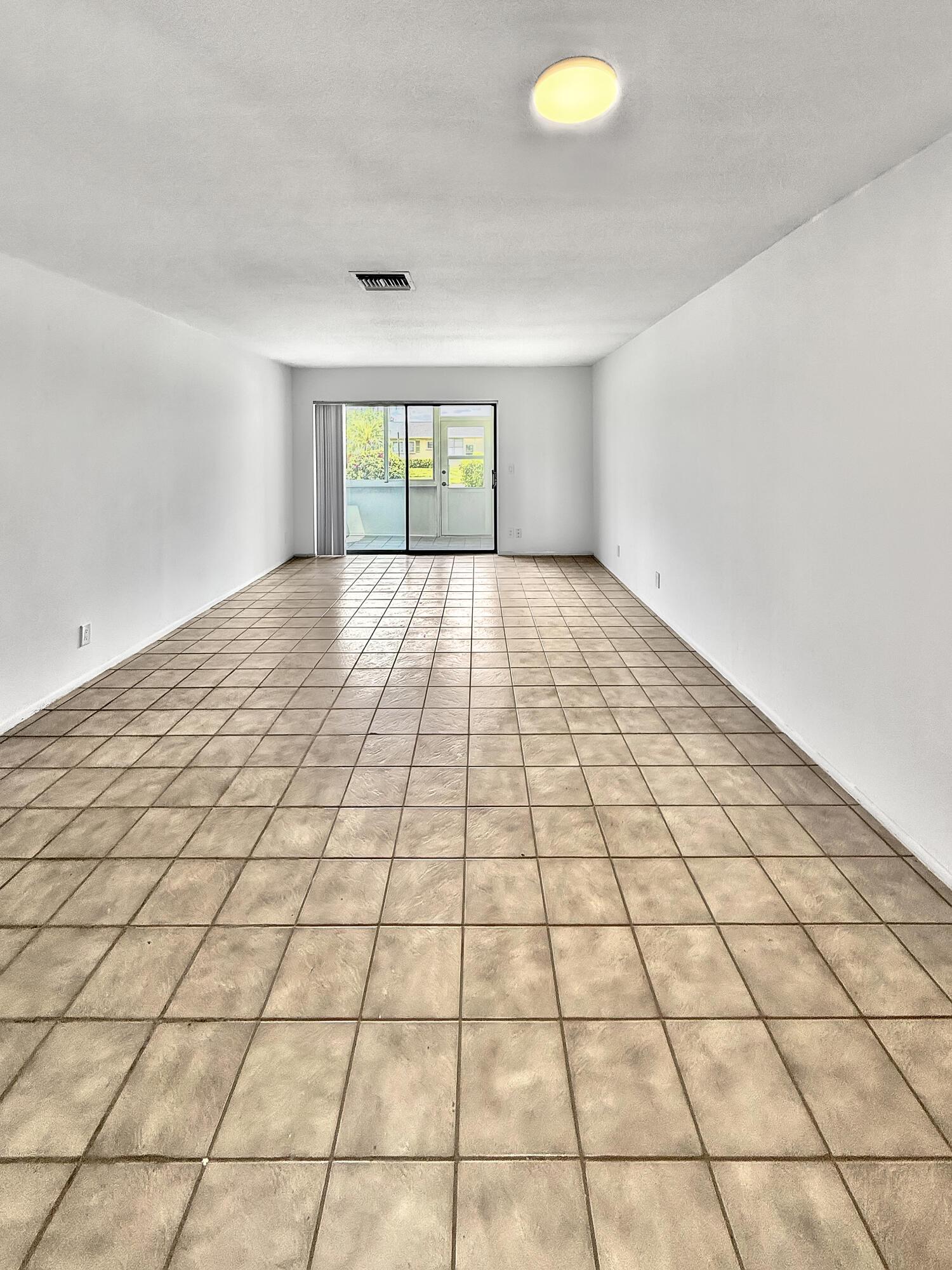 5263 Cresthaven Boulevard A, West Palm Beach, FL 33415, West Palm Beach - Photo 4