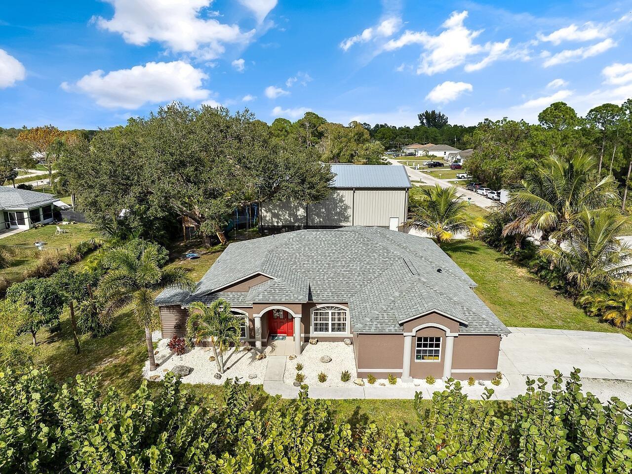 8015 97th Court, Vero Beach, FL 32967, Vero Beach - Photo 2