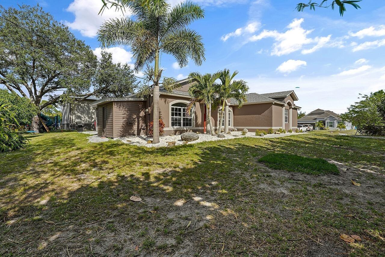 8015 97th Court, Vero Beach, FL 32967, Vero Beach - Photo 5