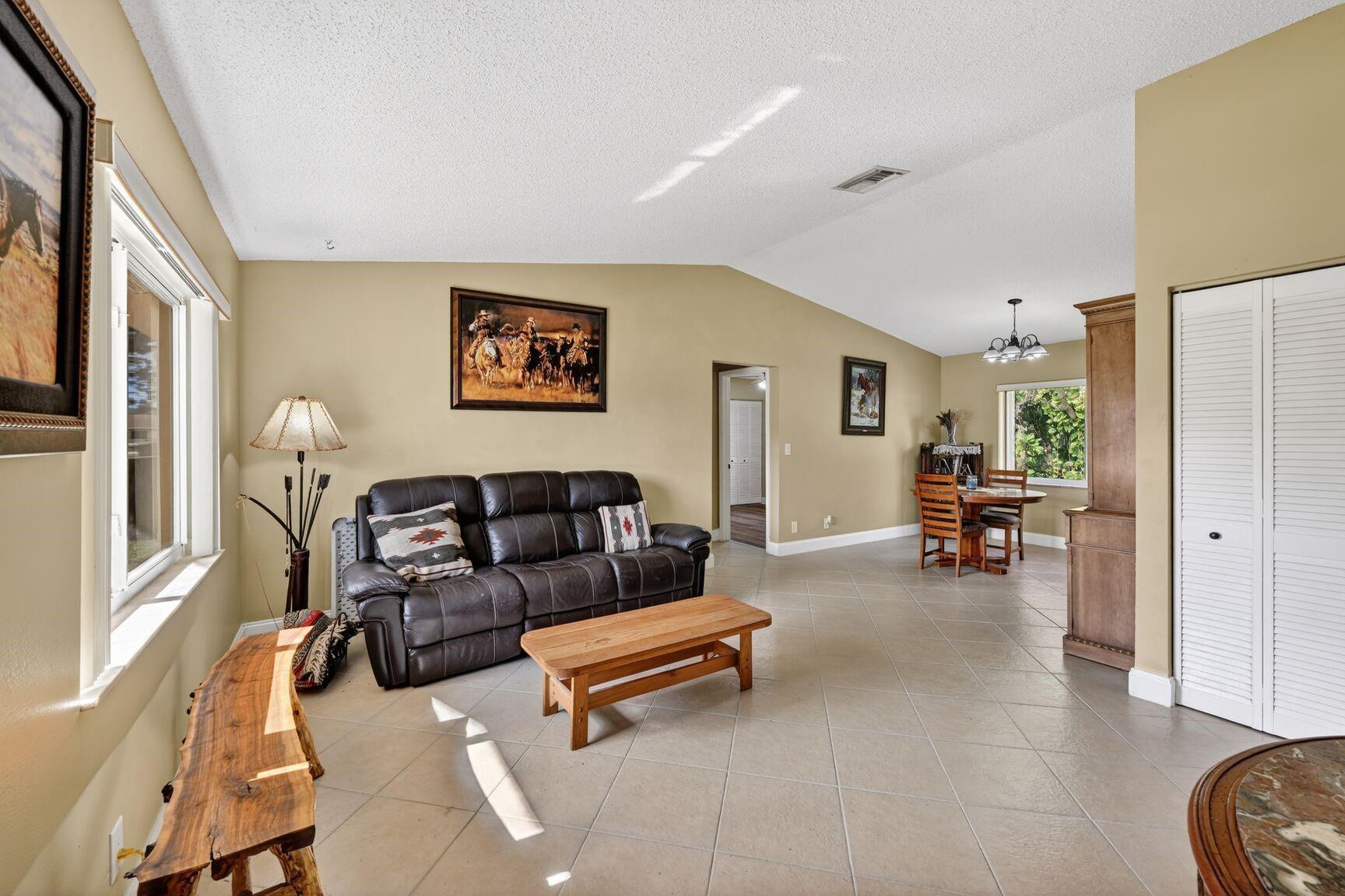 12541 SW 10th Court, Davie, FL 33325, Davie - Photo 4