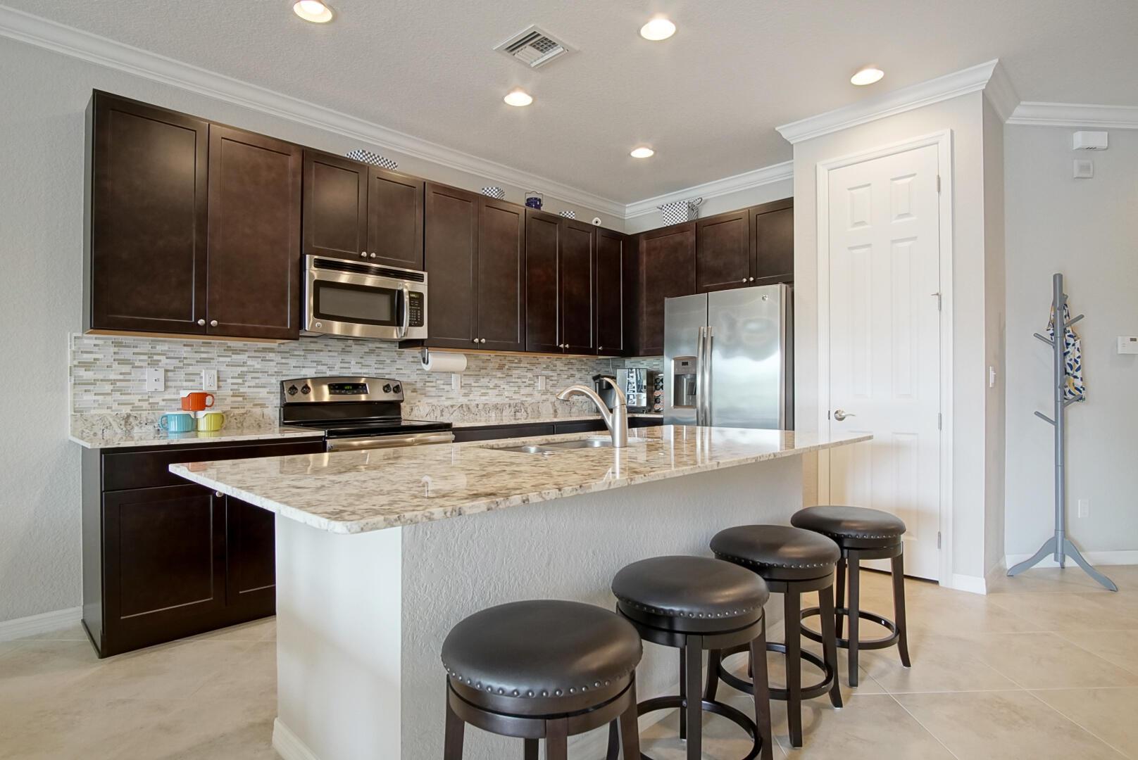 638 SW Glen Crest Way, Stuart, FL 34997, Stuart - Photo 5