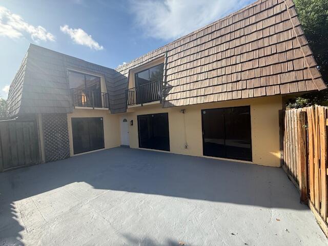 724 Springdale Circle, Palm Springs, FL 33461, Palm Springs - Photo 2