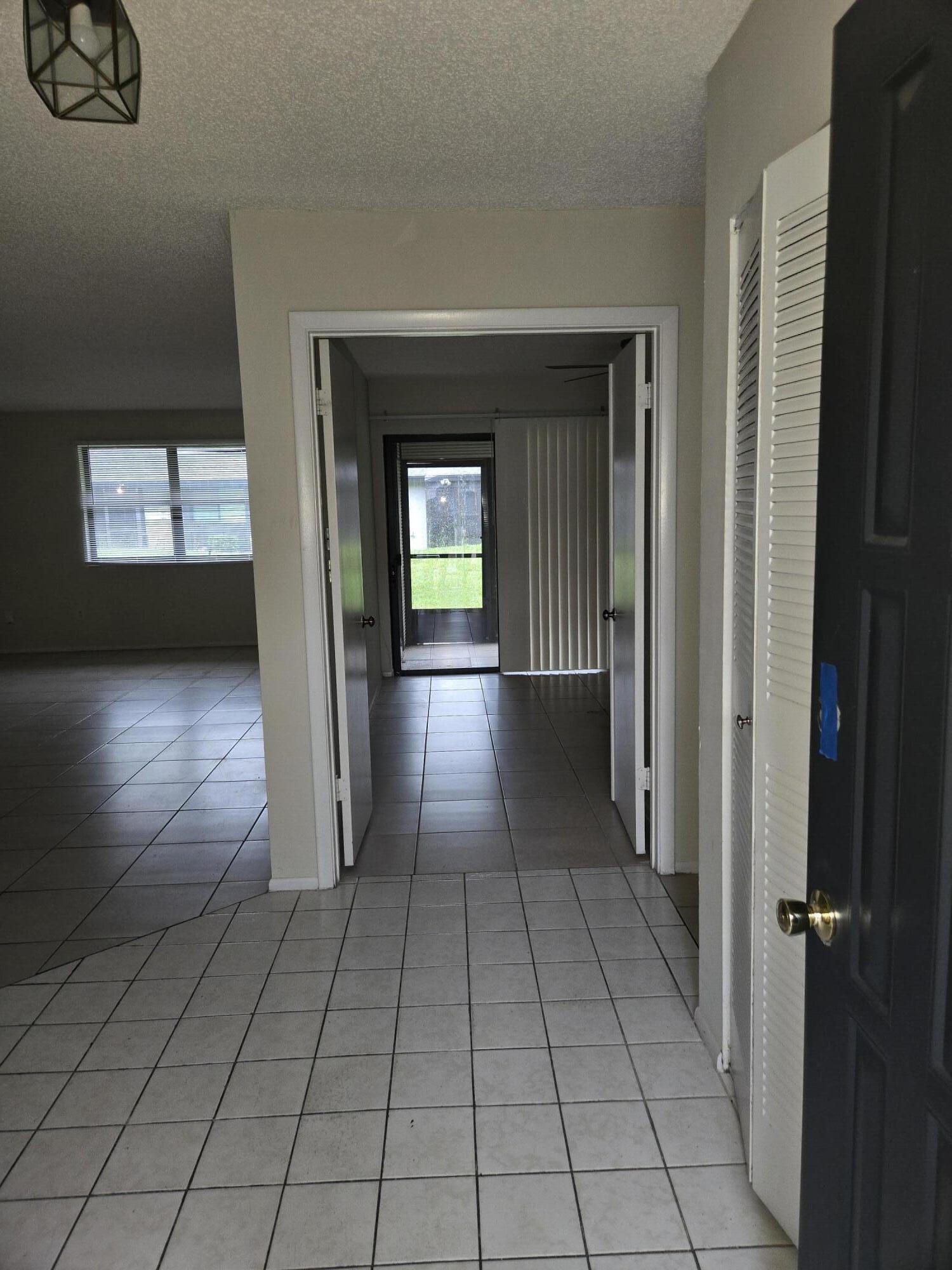 358 Quebec Court, Royal Palm Beach, FL 33411, Royal Palm Beach - Photo 5