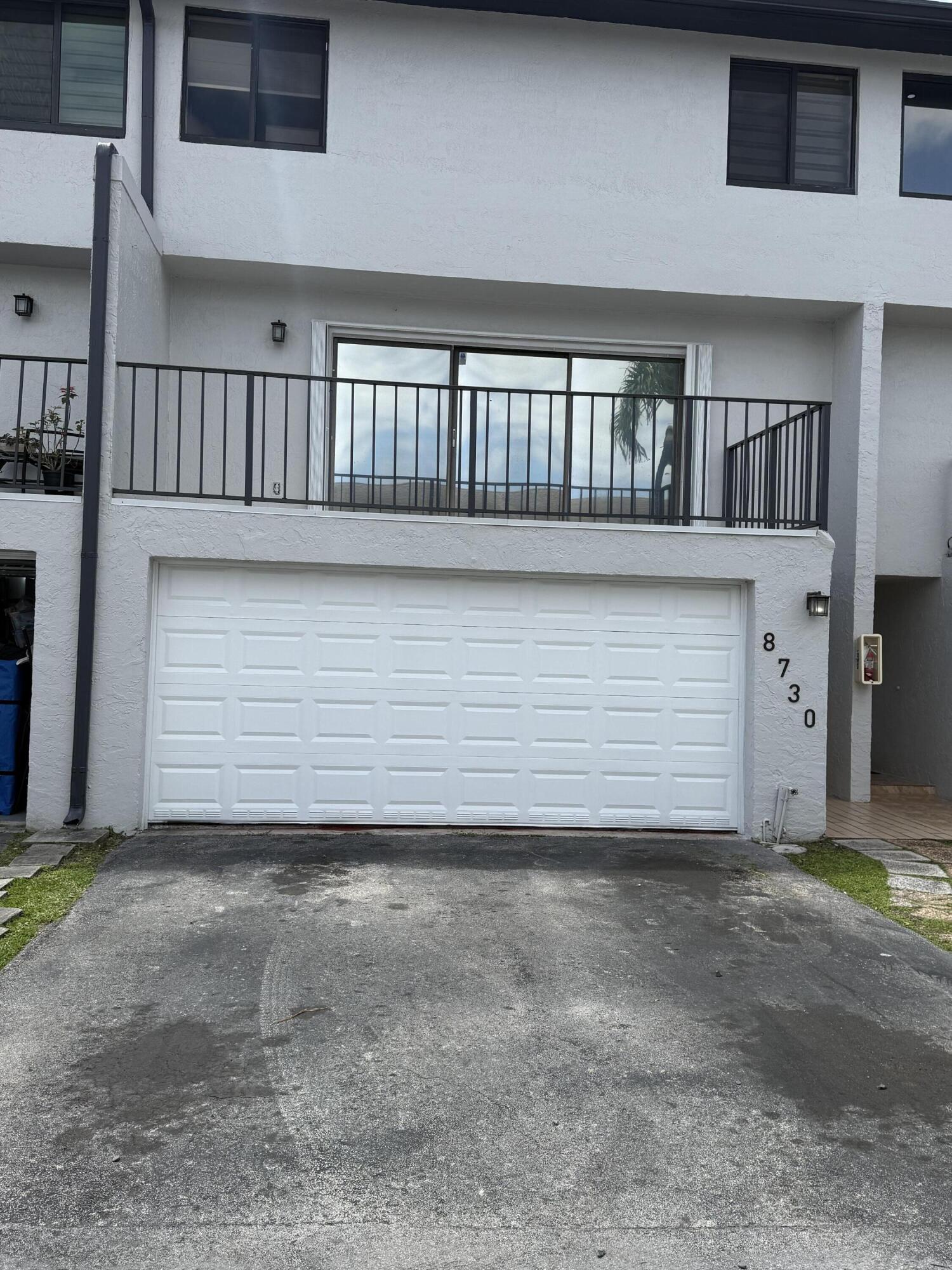8730 SW 154th Cir Place, Miami, FL 33193, Miami - Photo 2