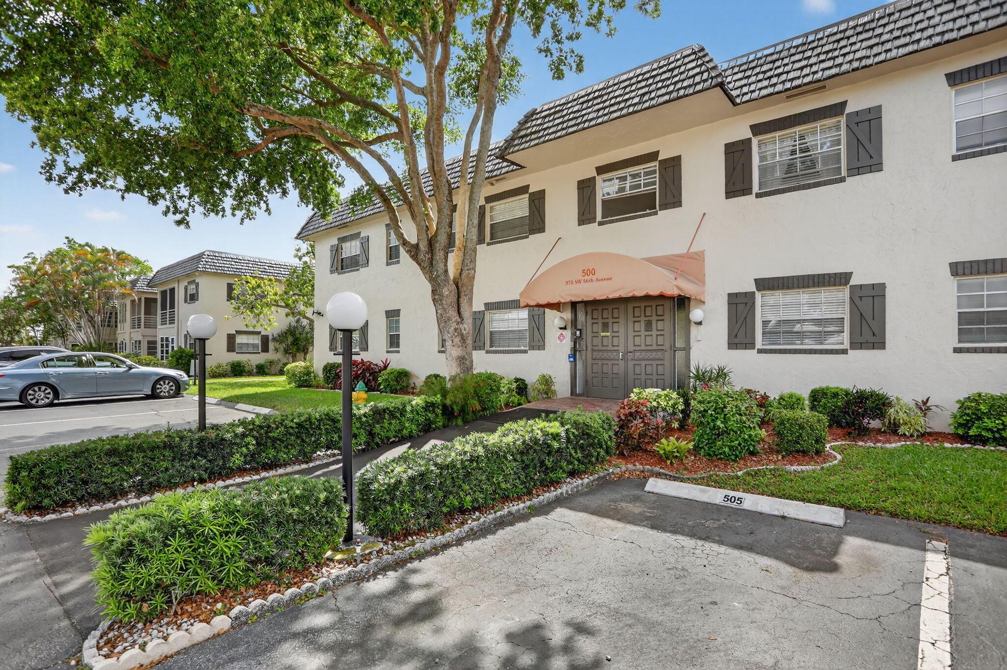 375 SW 56th Avenue 103, Margate, FL 33068, Margate