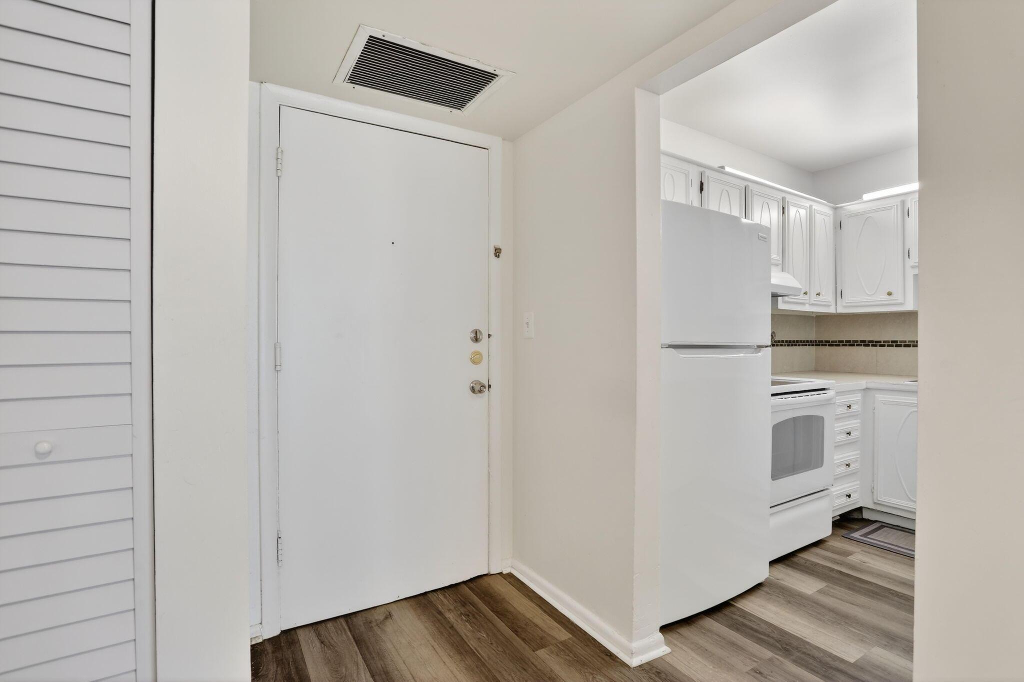 375 SW 56th Avenue 103, Margate, FL 33068, Margate - Photo 2