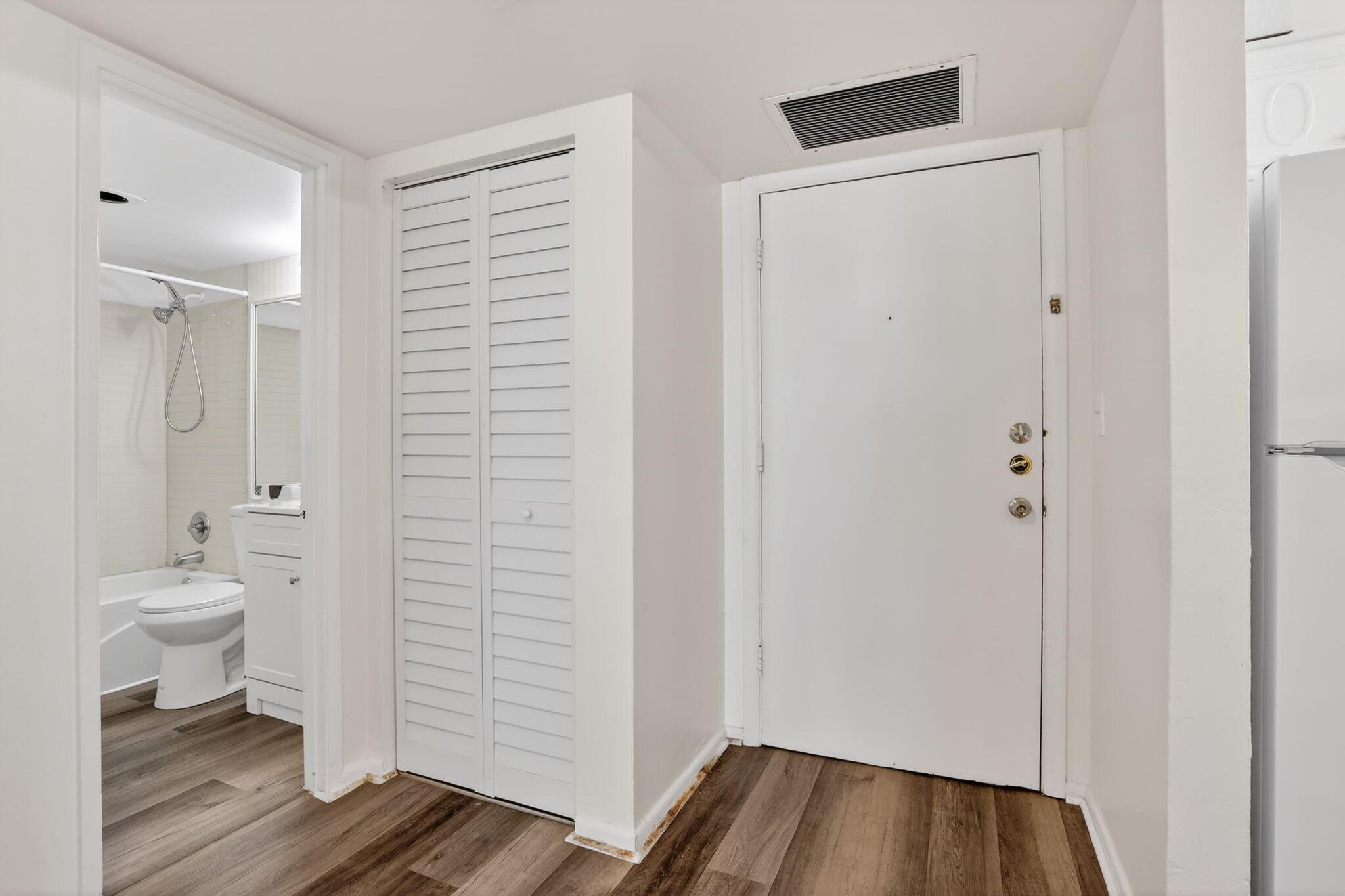 375 SW 56th Avenue 103, Margate, FL 33068, Margate - Photo 3