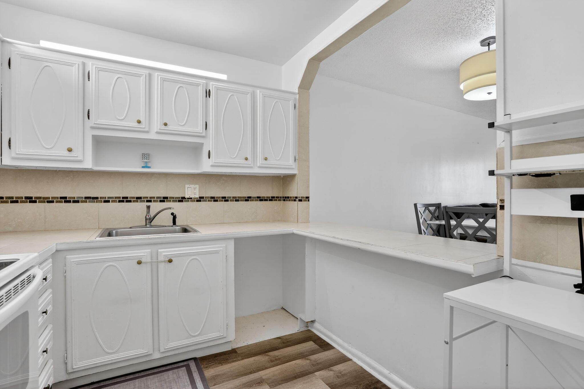 375 SW 56th Avenue 103, Margate, FL 33068, Margate - Photo 5