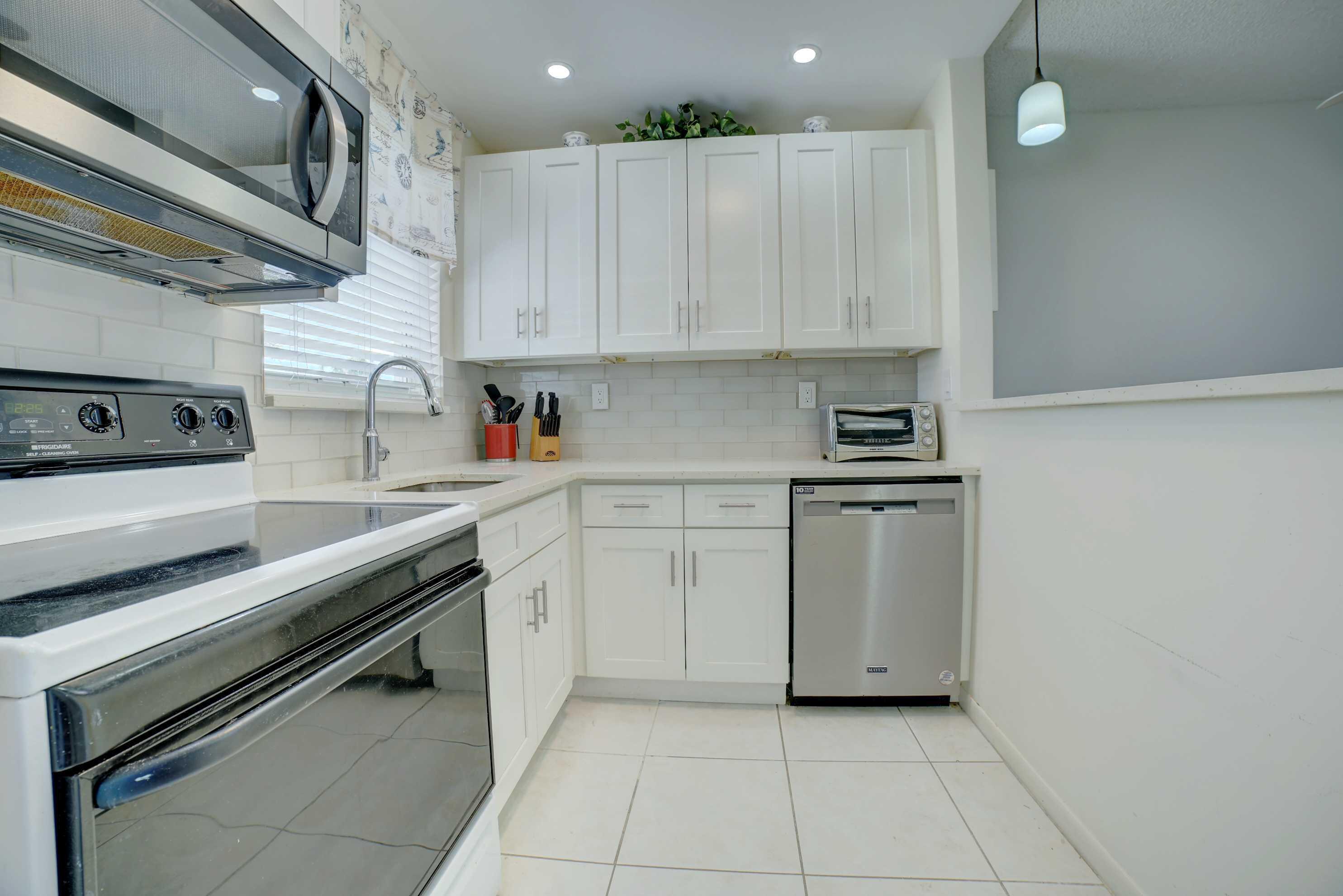 1801 Ocean Drive 110, Boynton Beach, FL 33426, Boynton Beach - Photo 3